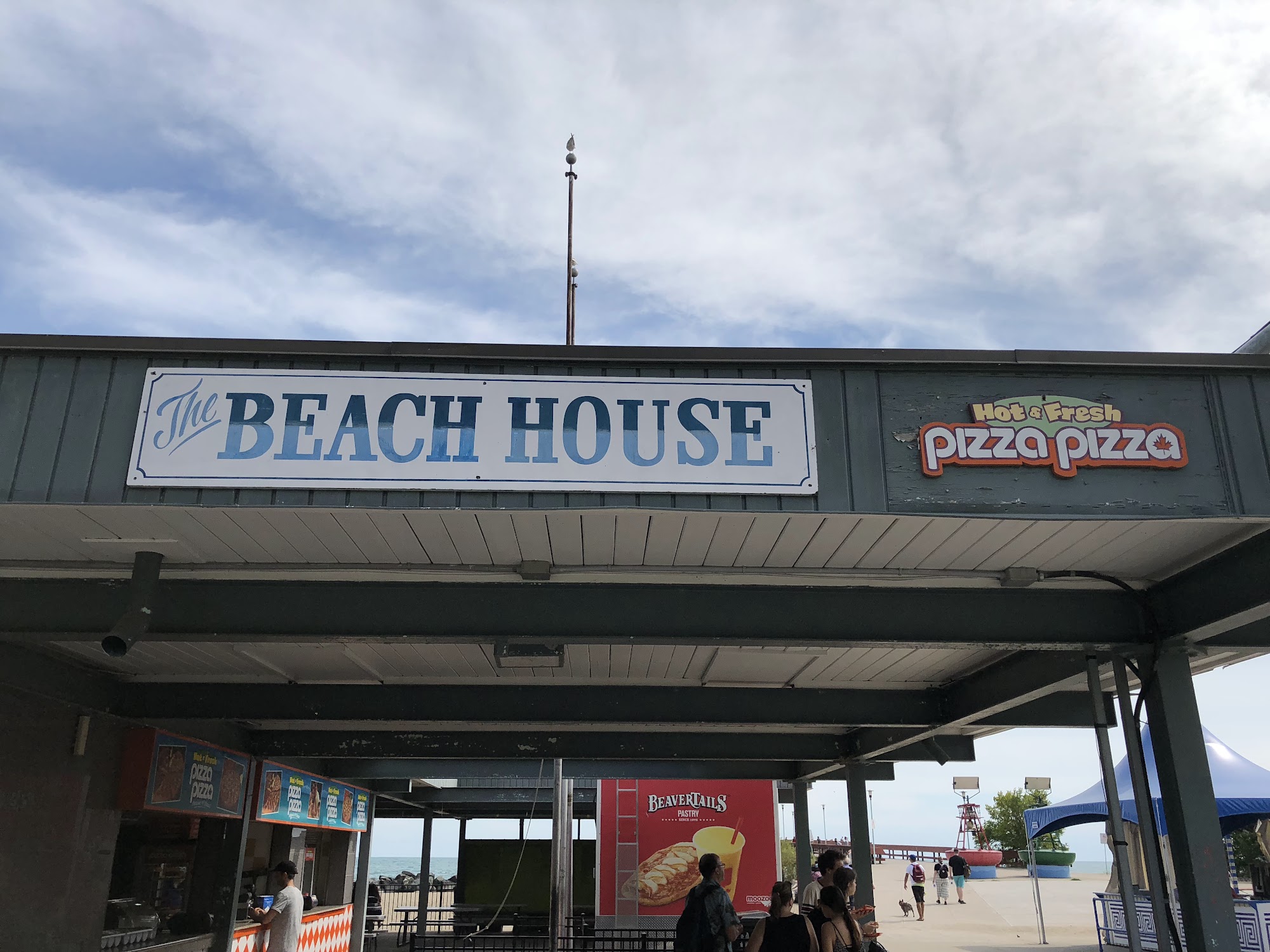 Pizza Pizza - Summer Location