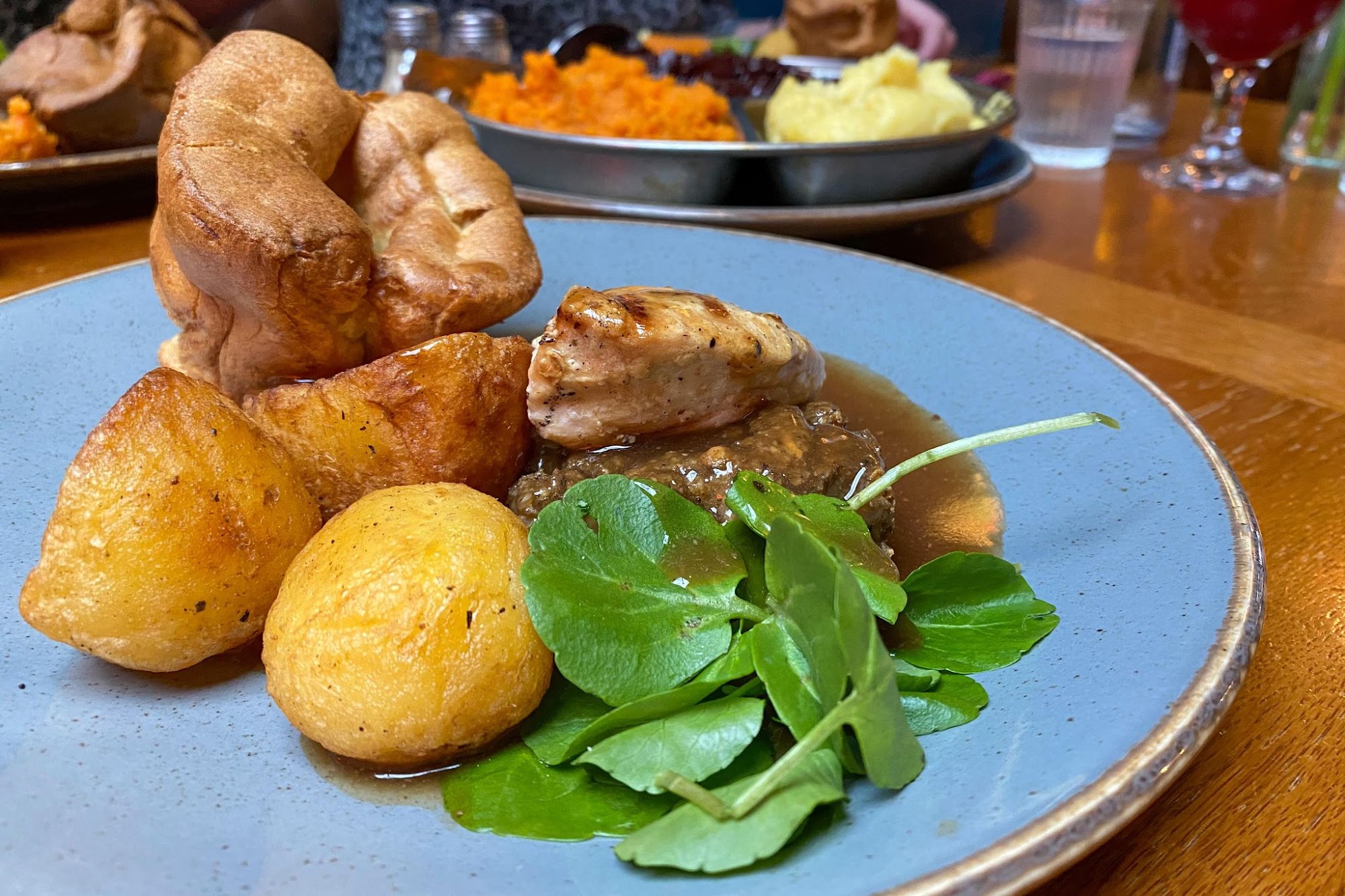 Winstons Bistro & Bar
