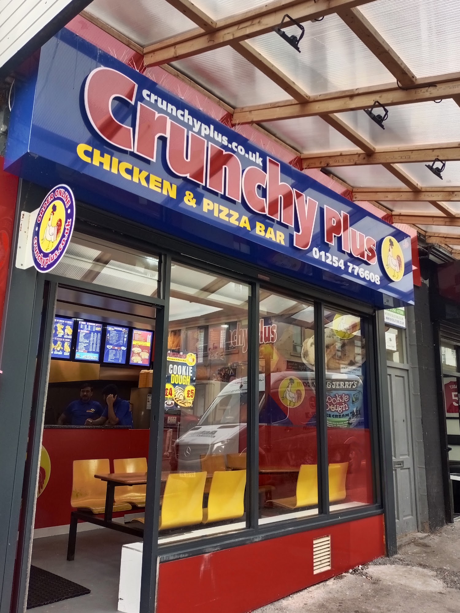 Crunchy Plus Chicken & Pizza bar