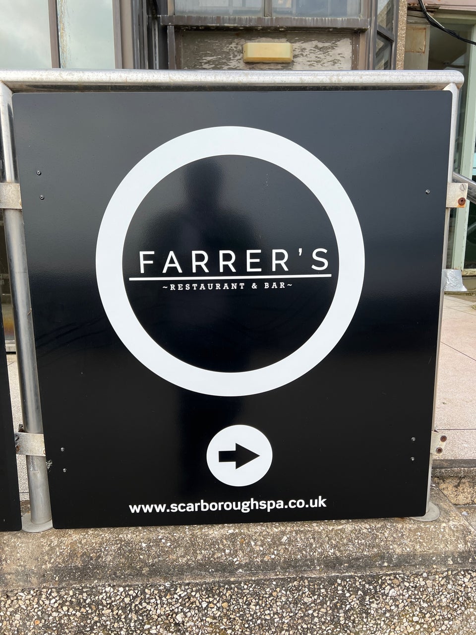 Farrer's Bar & Restaurant