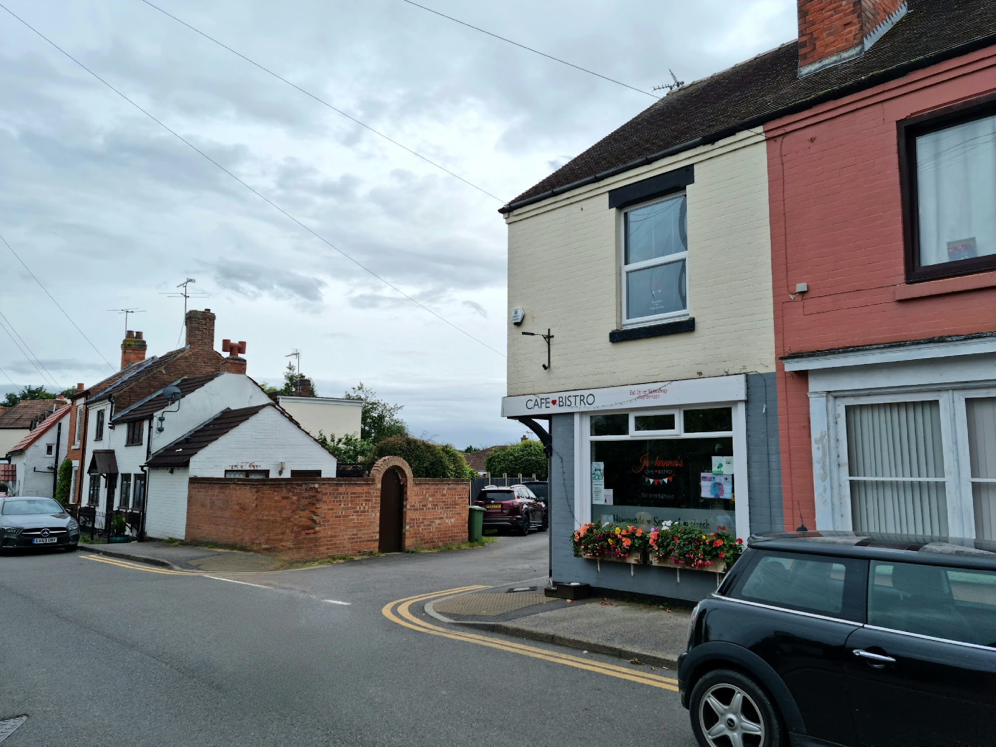 Jo-hanna's Cafe & Bistro