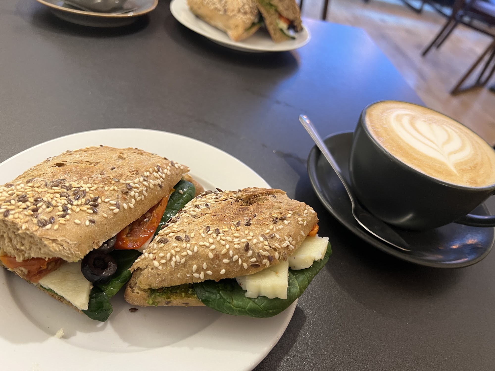 Tree Artisan Café