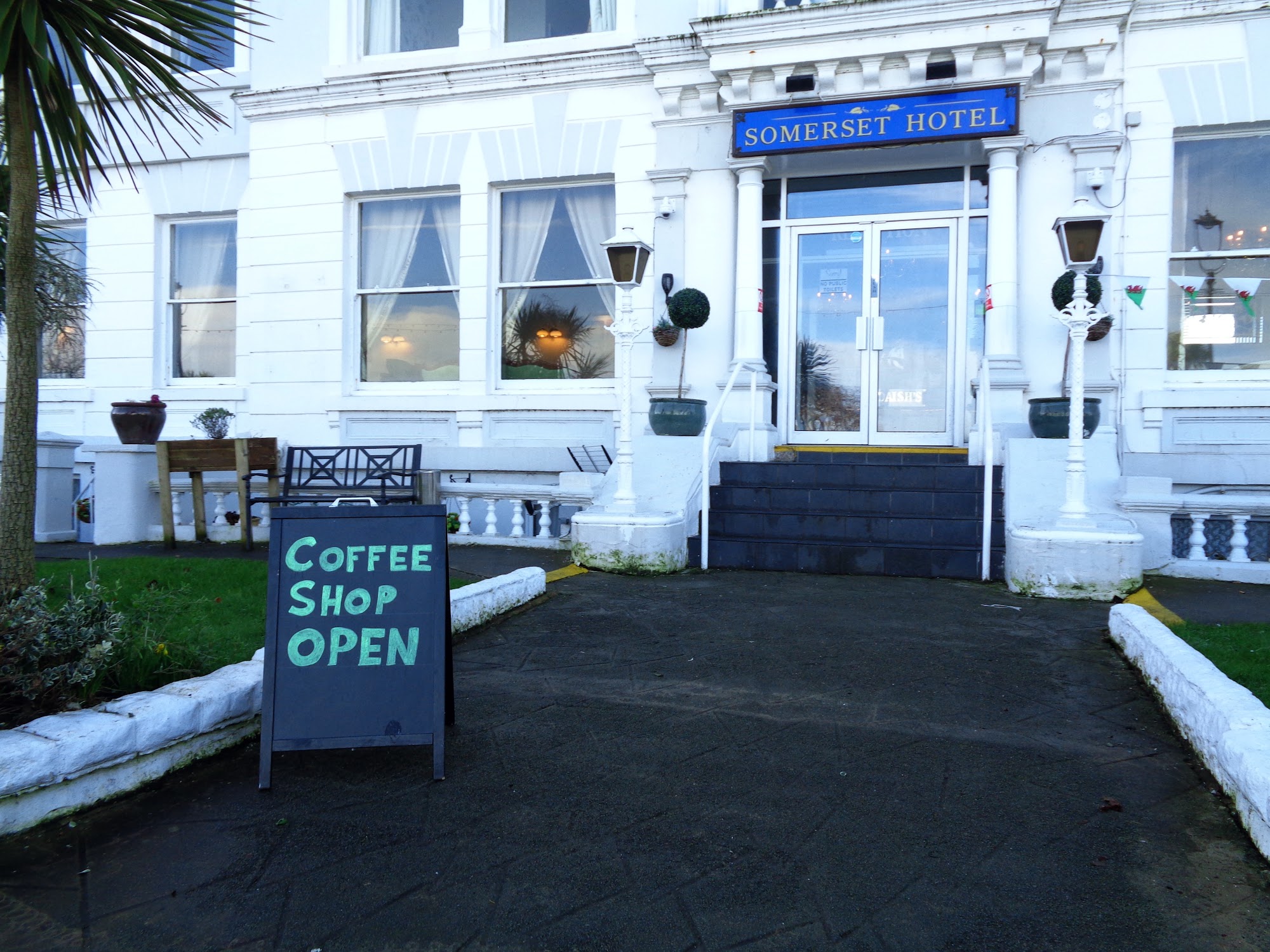 Somerset Hotel Coffee Shop & Bar