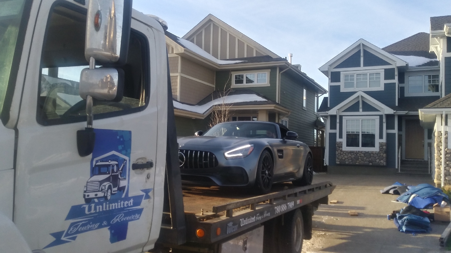 UNLIMITED TOWING & RECOVERY SERVICE LTD | Towing Edmonton | Accident vehicles Towing & Recovery | Edmonton towing | Tow truck