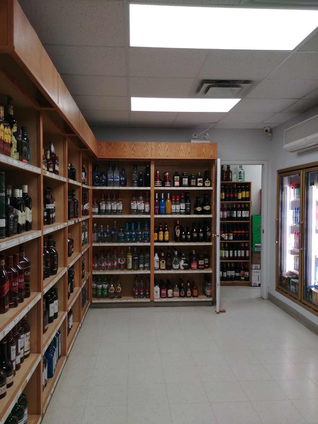 Bay view groceries & liquor store