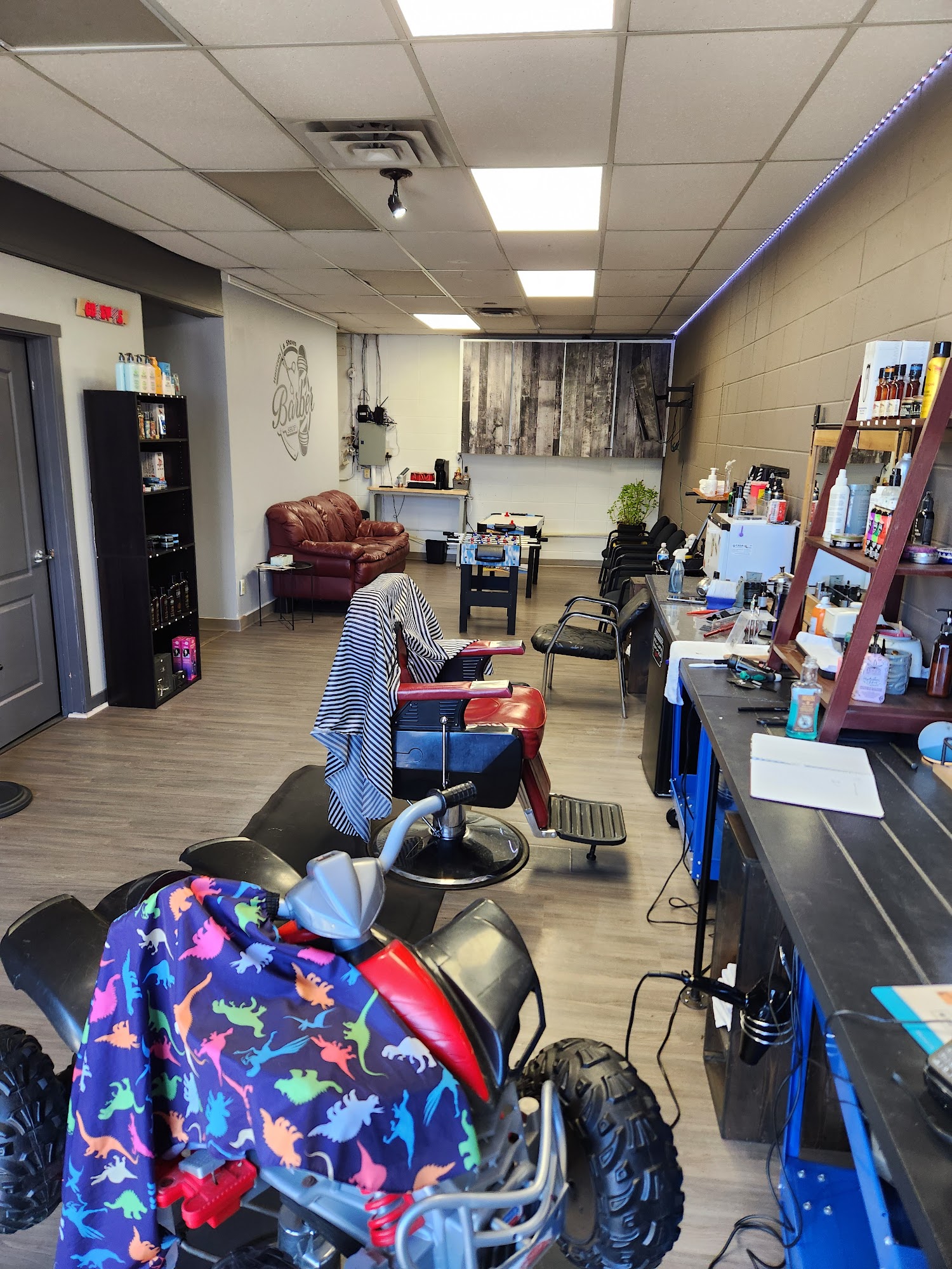 Barbershop Etcetera 5004 46 St Unit 9, Sylvan Lake Alberta T4S 1C2