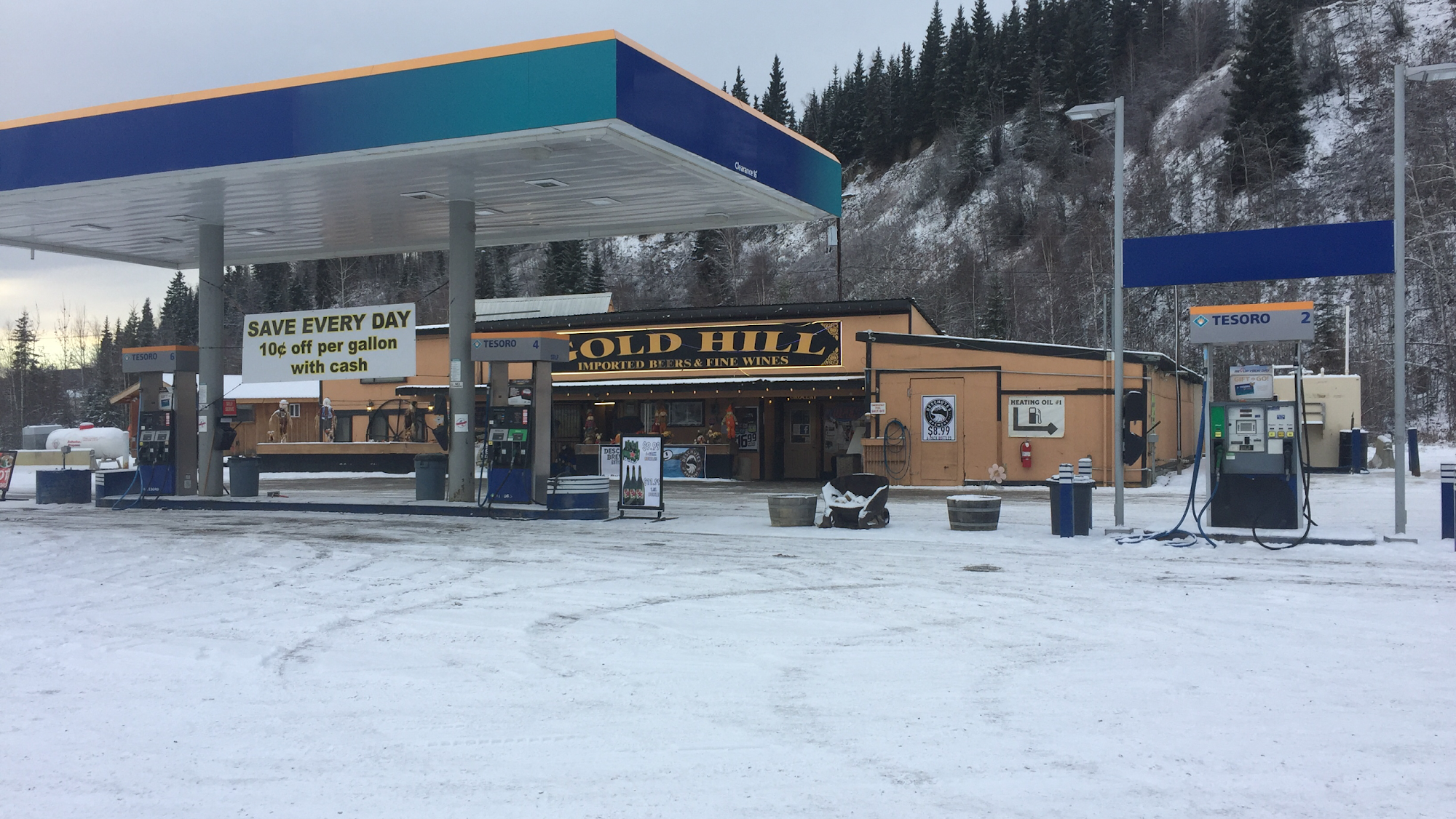 Three Bears – Gold Hill Convenience and Liquor Store
