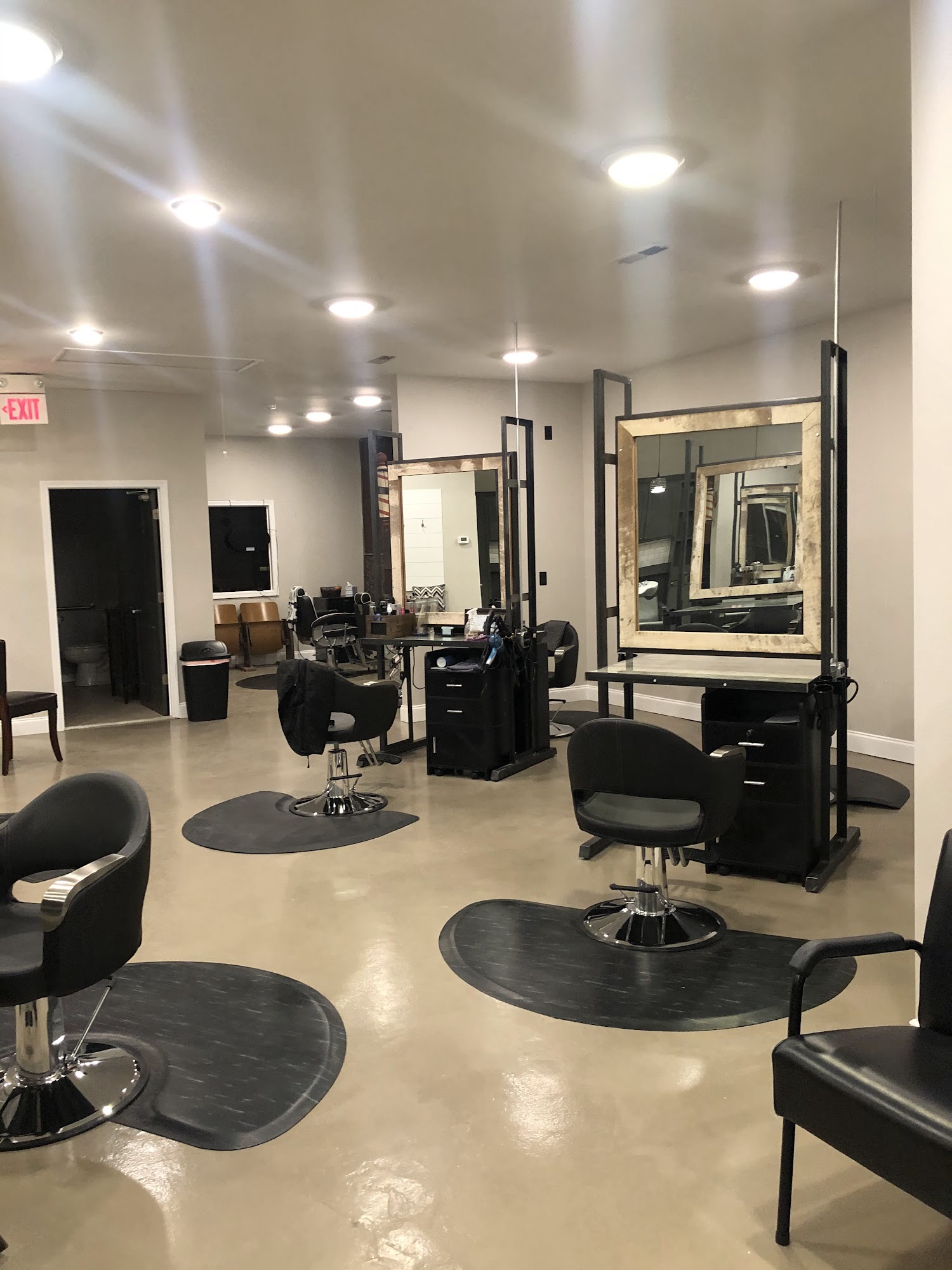 E & Co. Salon & Spa 5832 US-431, Brownsboro Alabama 35741