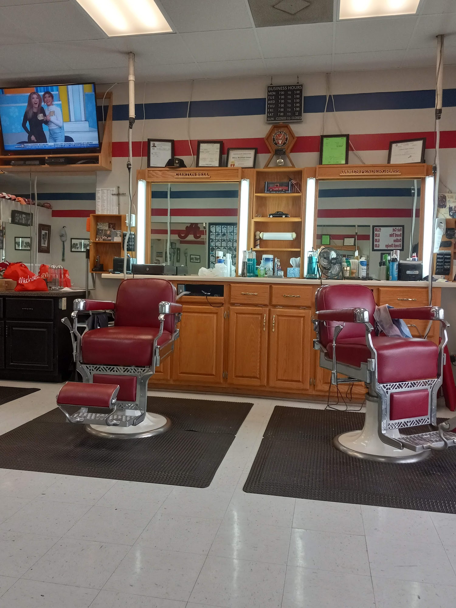 Bell’s Barber Shop 17196 AL-75, Henagar Alabama 35978