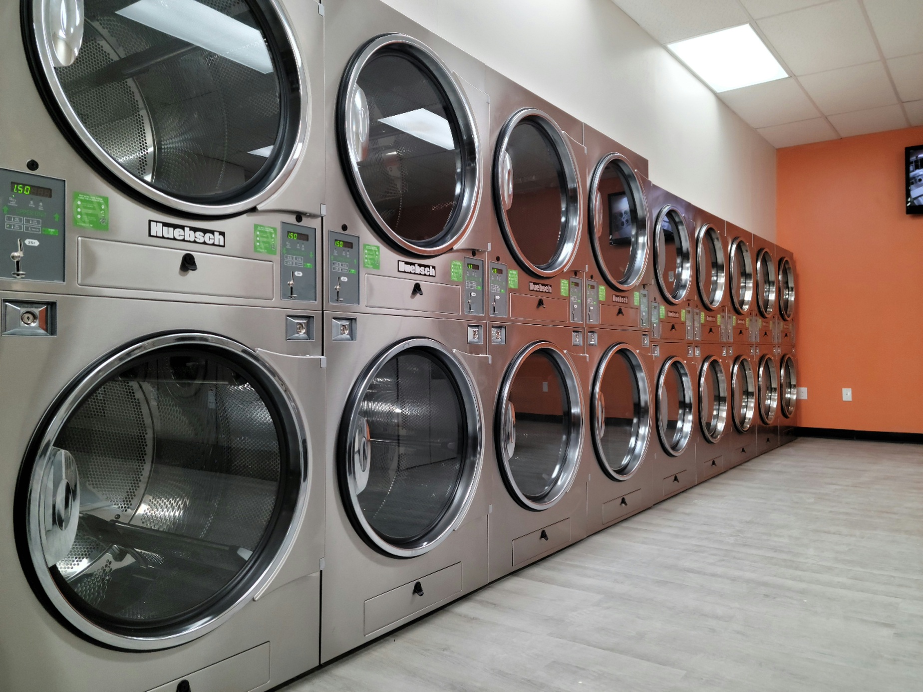 Xpress Wash And Fold Laundromat