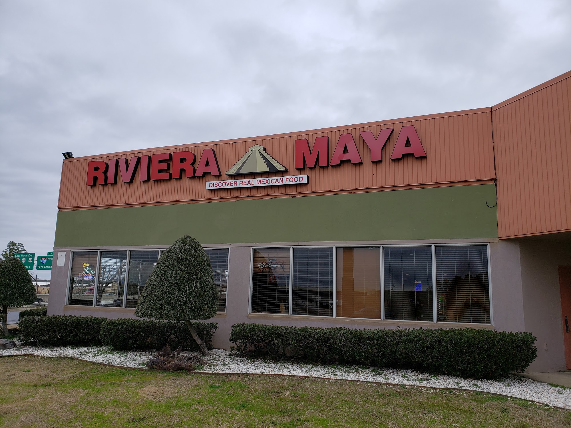 RIVIERA MAYA MEXICAN RESTAURANT & BAR