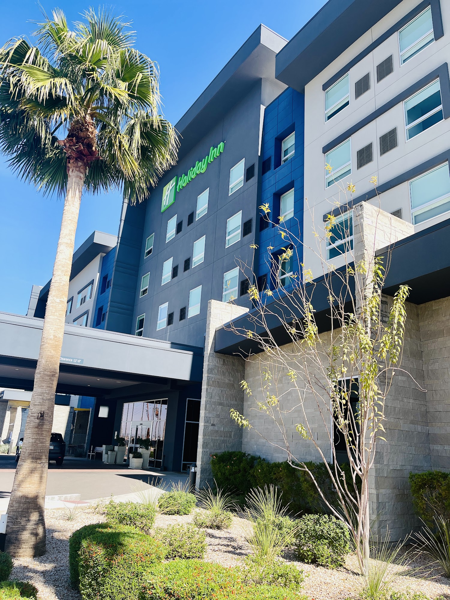 Holiday Inn Glendale - Stadium & Ent Dist, an IHG Hotel