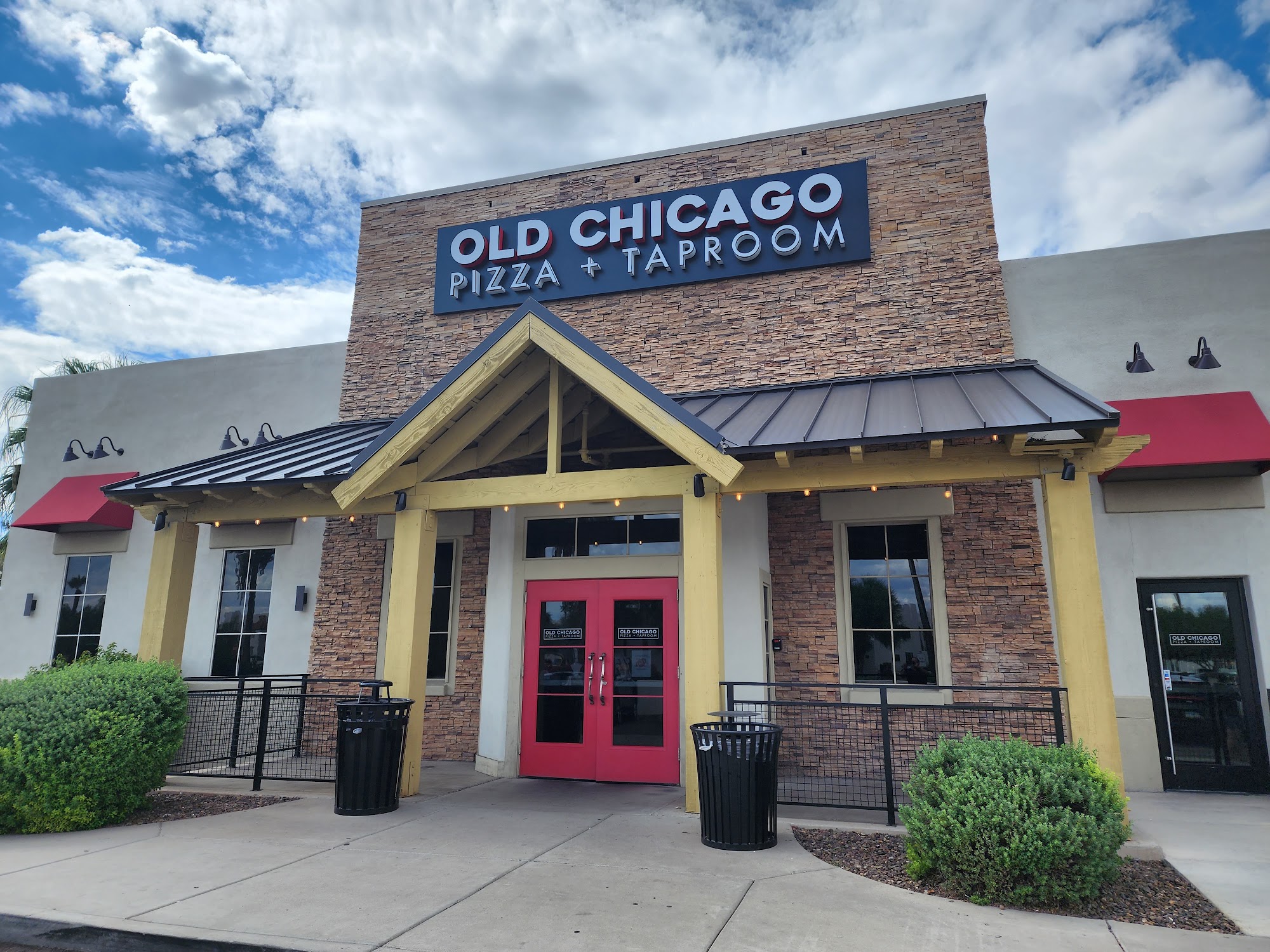 Old Chicago Pizza + Taproom