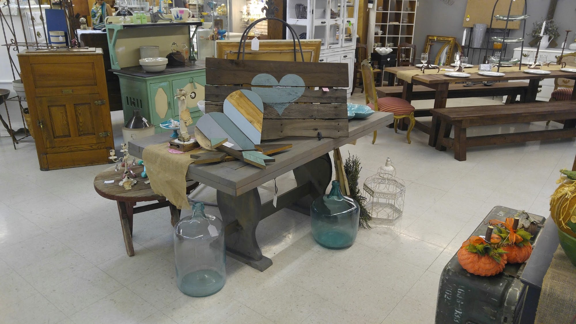 Catalina Antiques And Home Decor