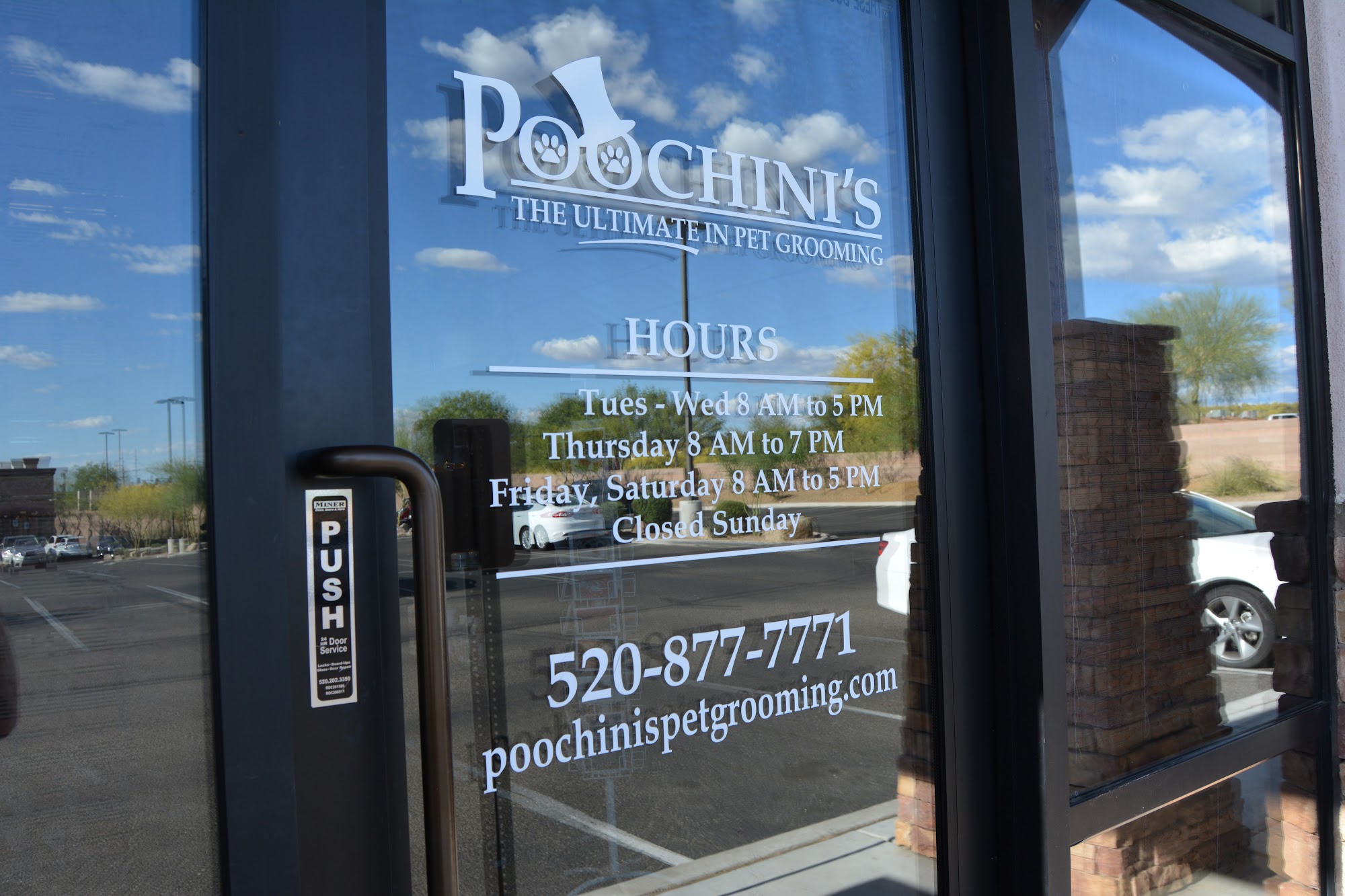 Poochini's Pet Grooming Oro Valley