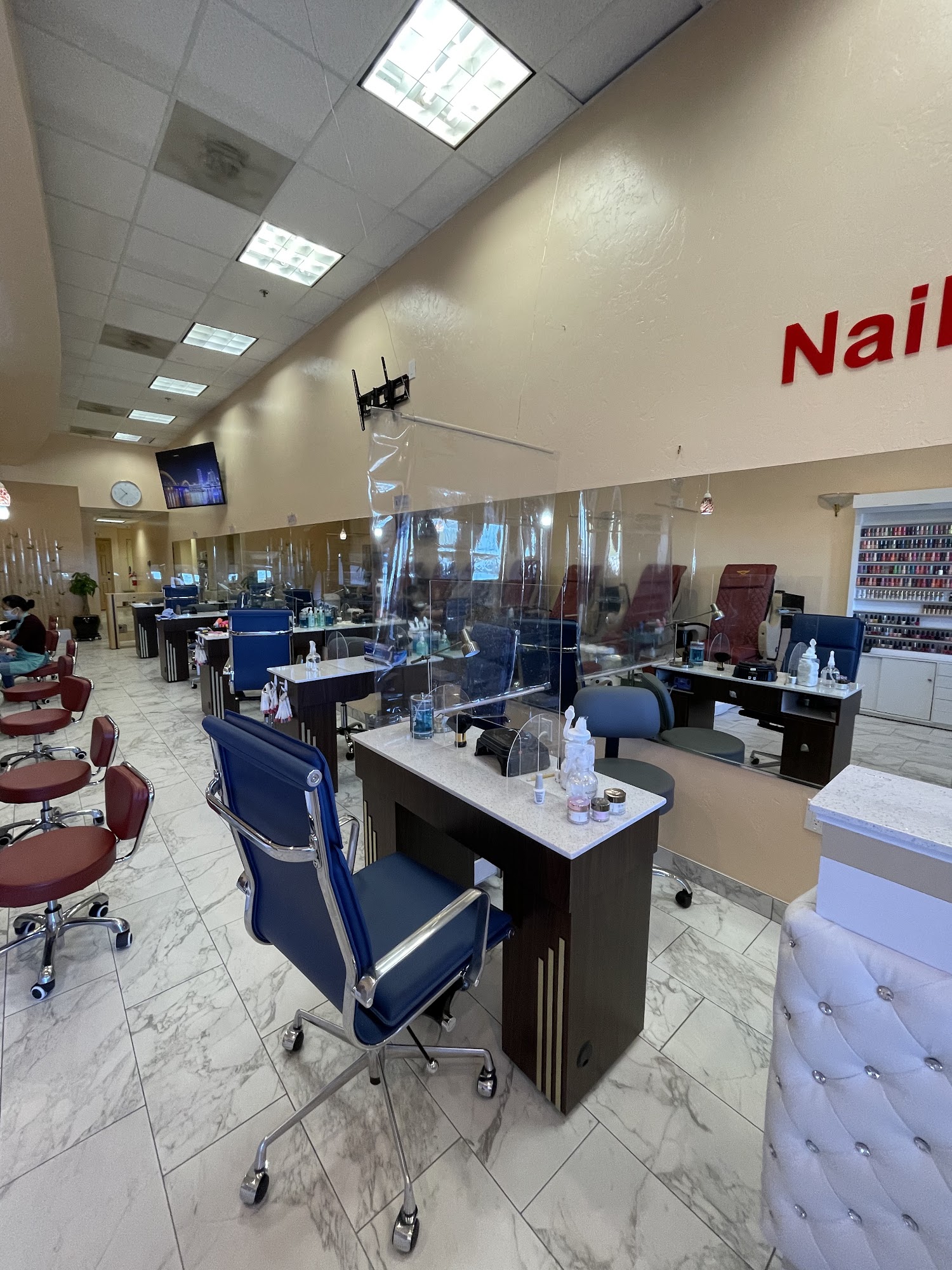 DJ NAILS & SPA