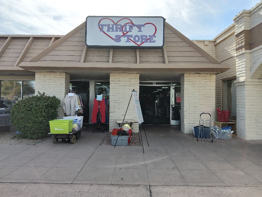 Hearts 2 Help Thrift Store