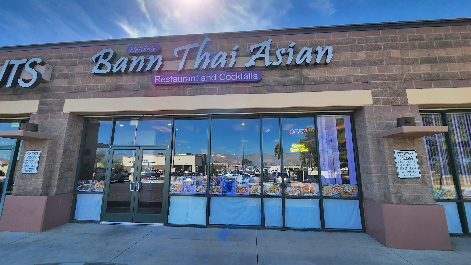 Nattha's Bann Thai Asian