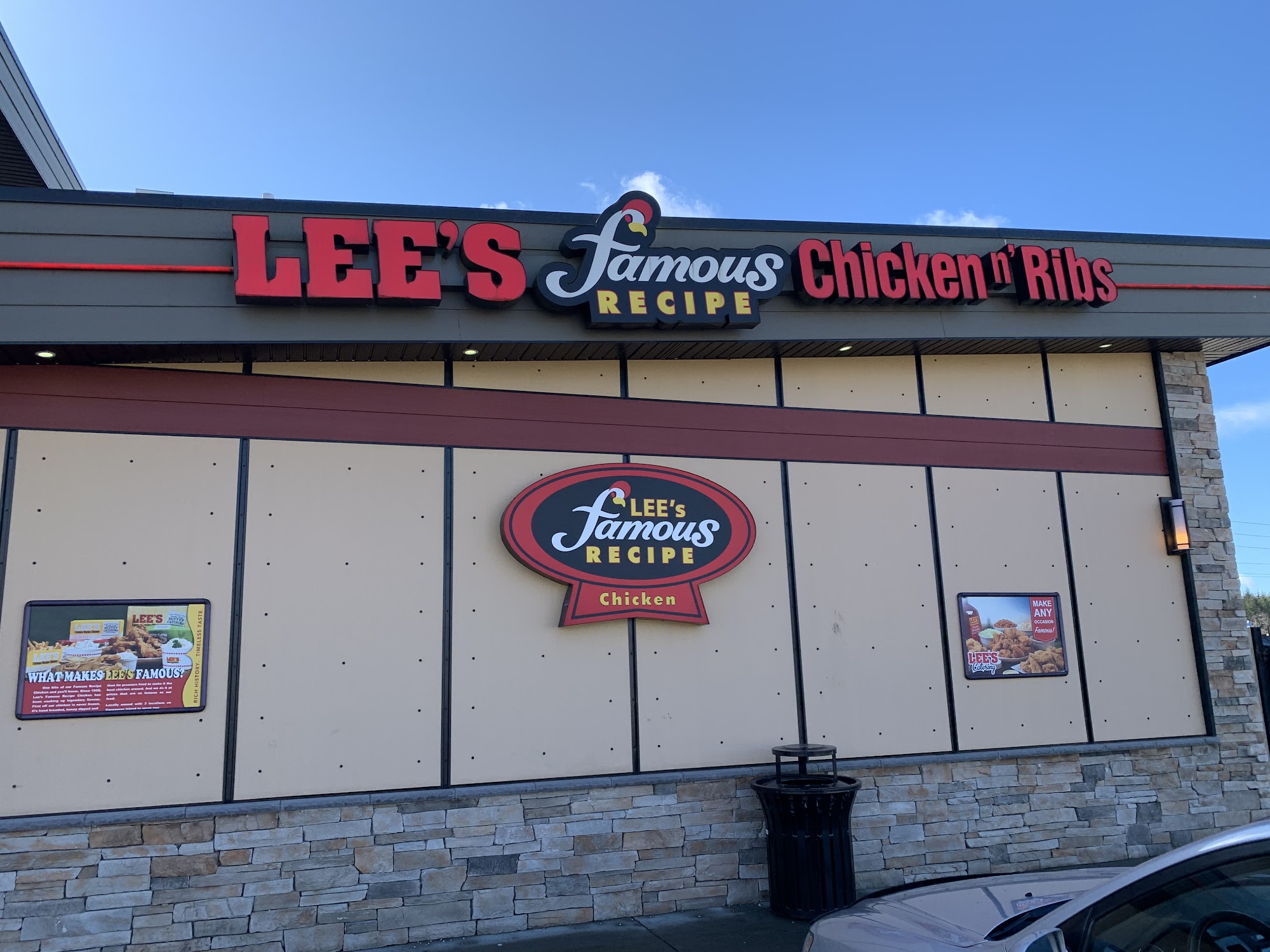 Lee's Famous Recipe Chicken