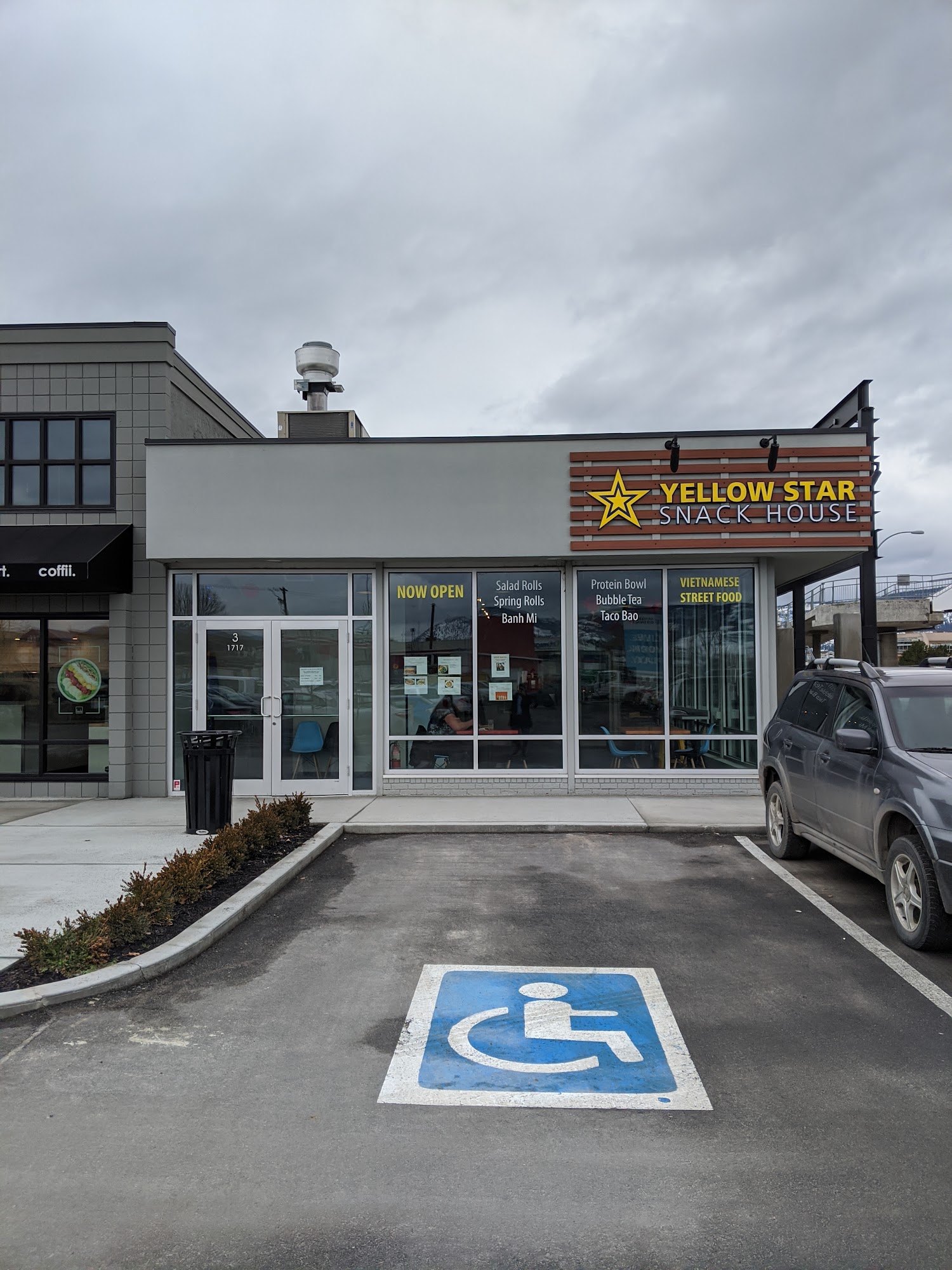 Yellow Star Snack House