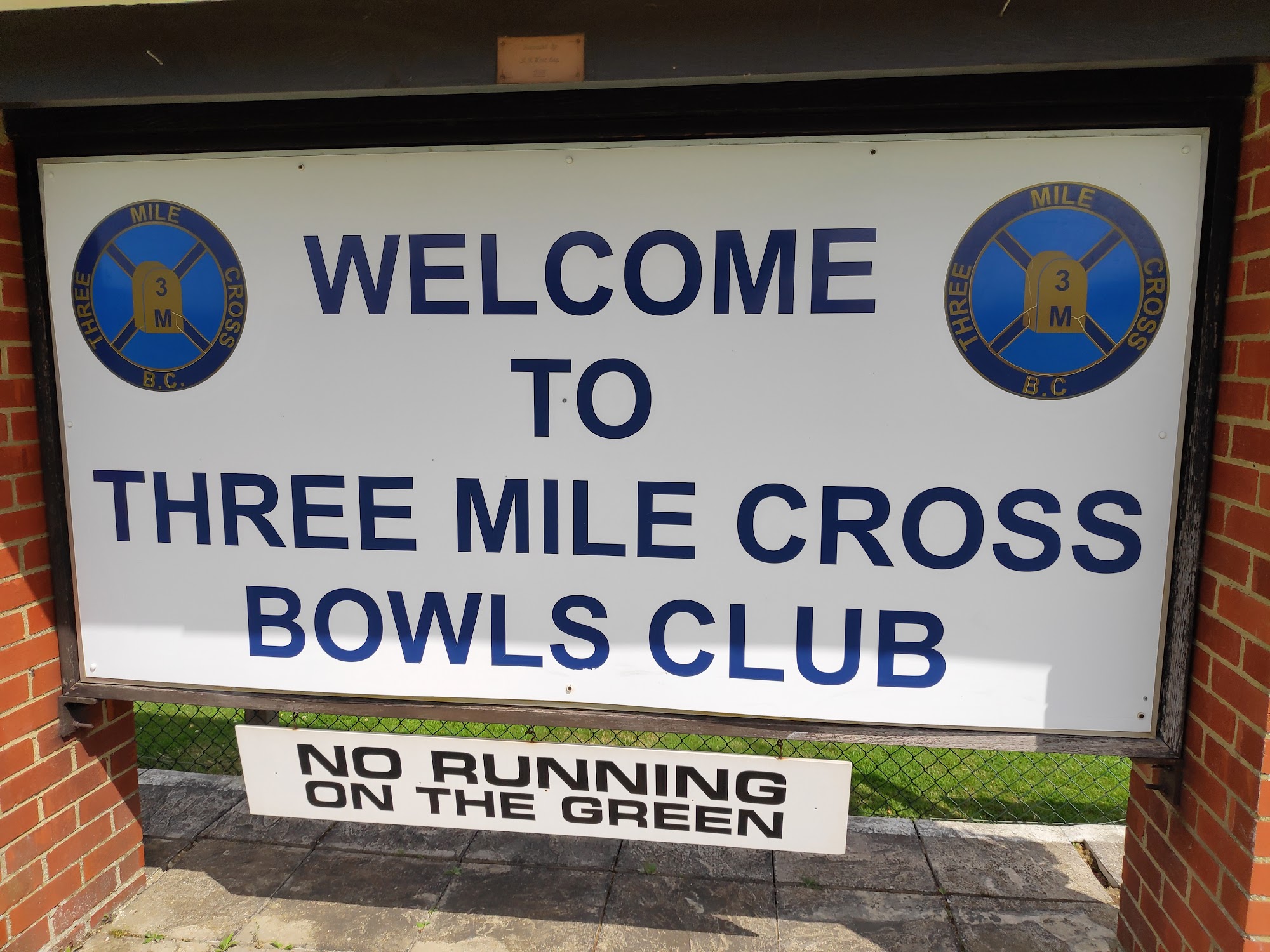 Three Mile Cross Bowling Club