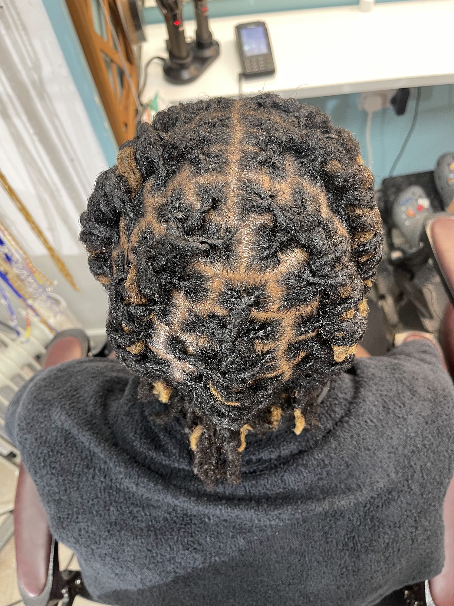 Elegant Hair & Beauty Reading
