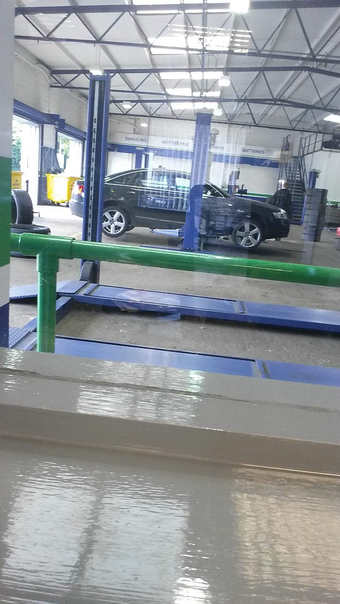 Formula One Autocentres - Milton Keynes