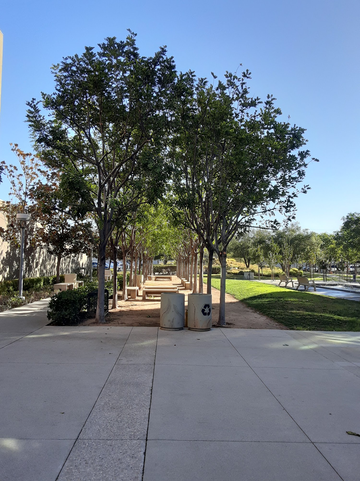KAISER PERMANENTE ANAHEIM KRAEMER MEDICAL OFFICES - 3460 E La Palma Ave