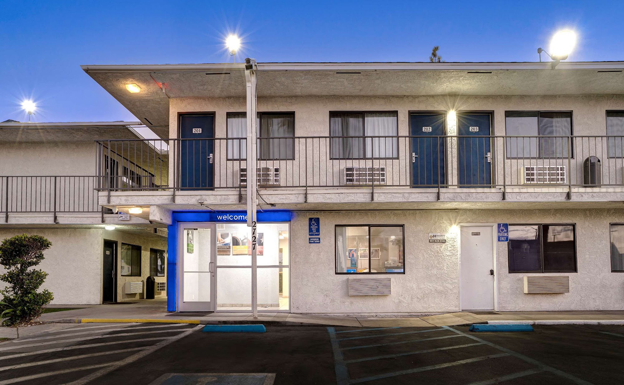 Motel 6 Bakersfield, CA - South