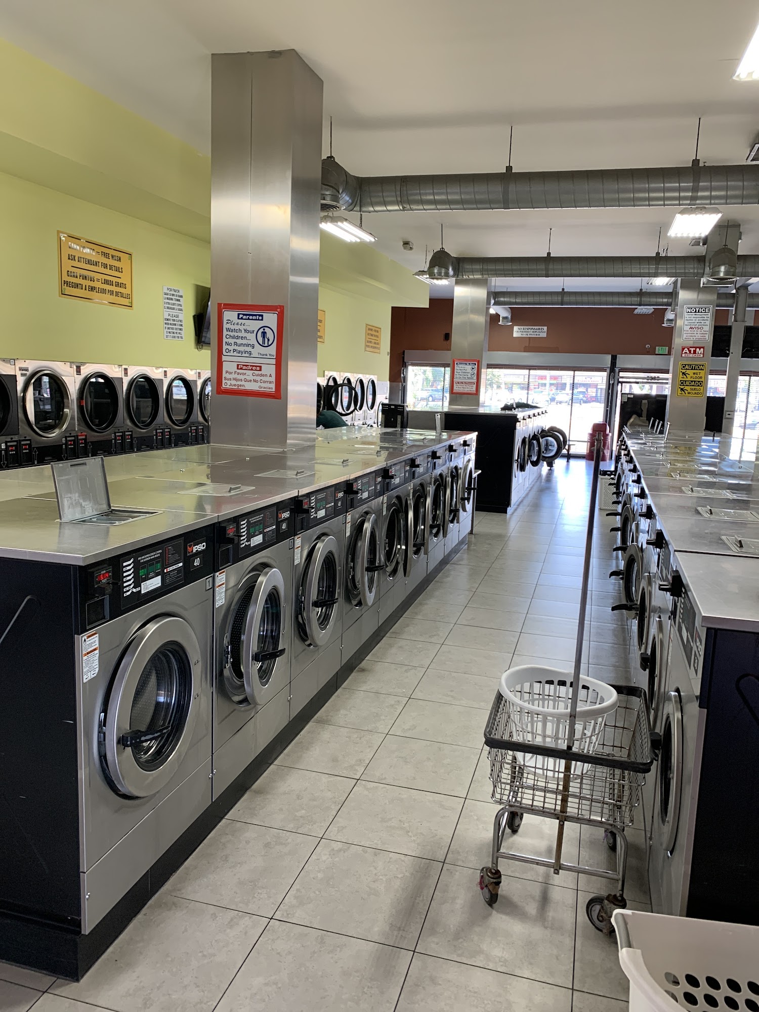Alligator Laundry | Laundromat | Wash & Fold Laundry Services