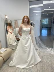 Dream on Bridal Outlet