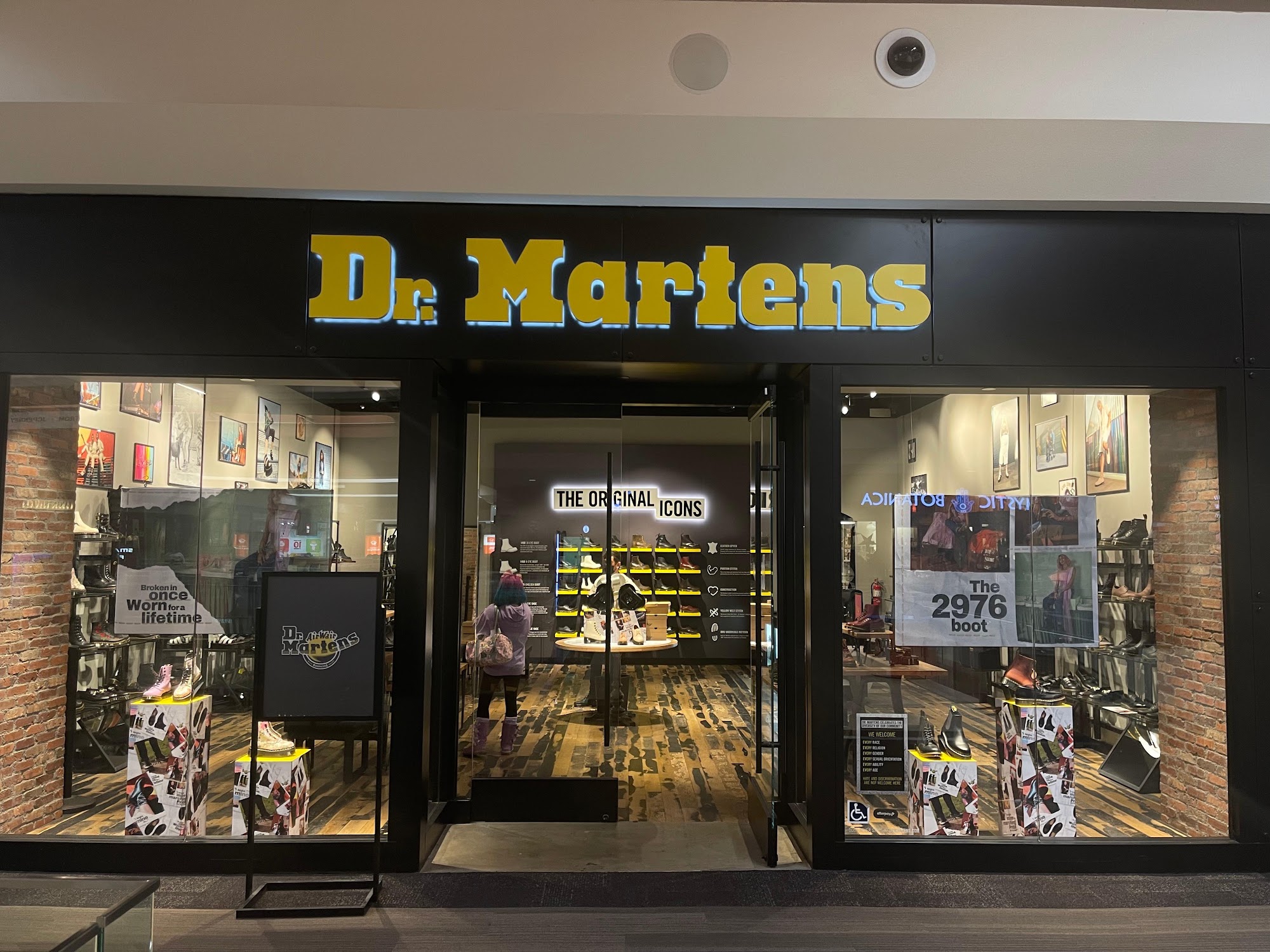 Dr. Martens Brea Mall