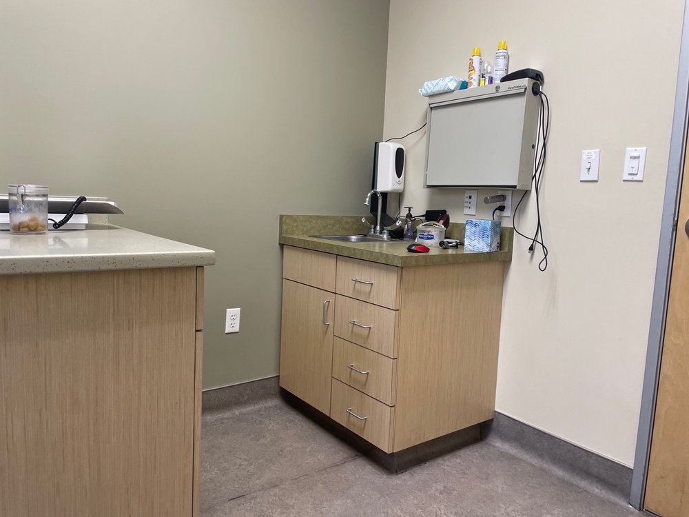 South Davis Veterinary Center: Dr Michael Yackey, Dr Cara Bradley Davis