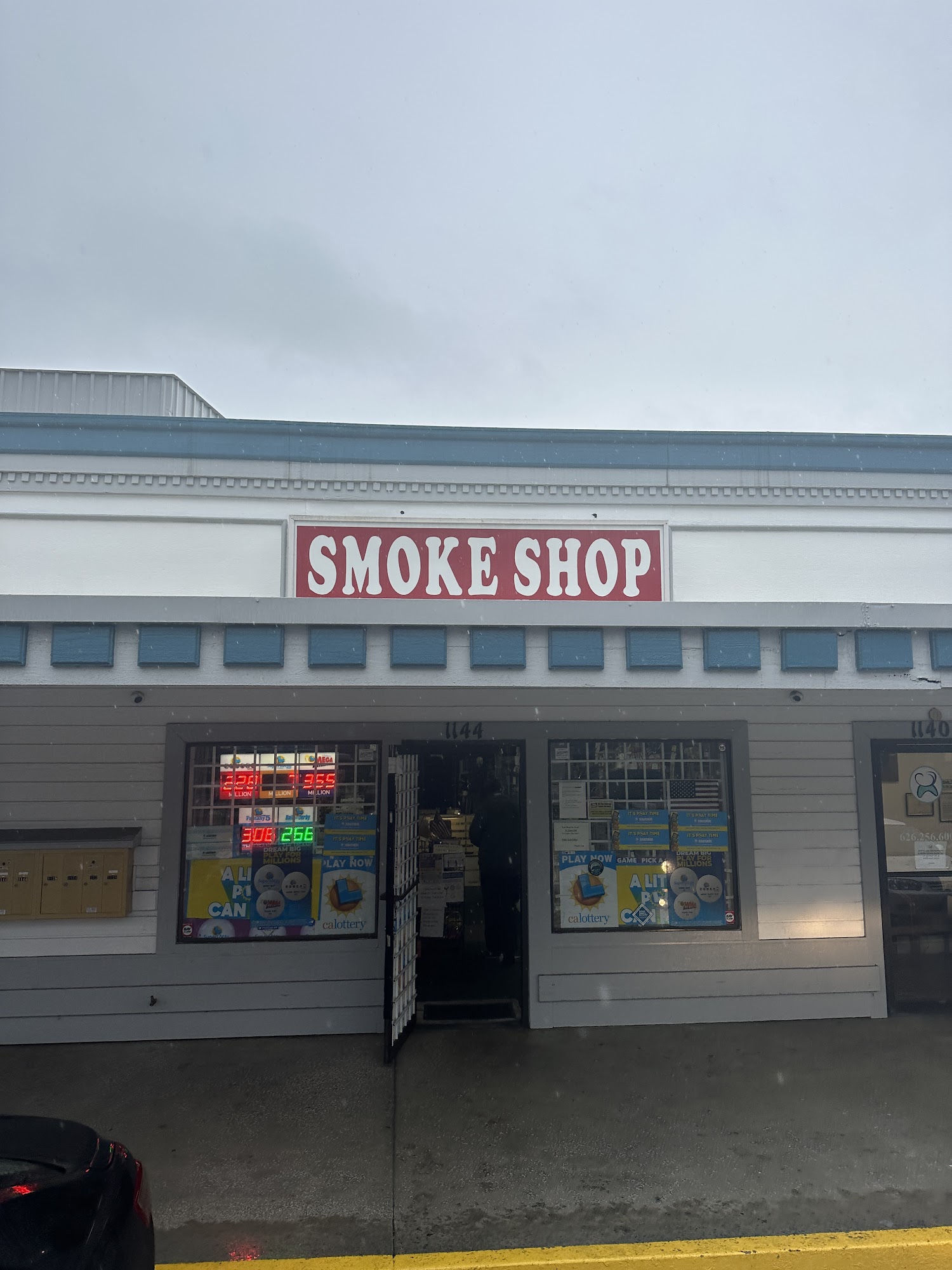 EZ Smoke shop