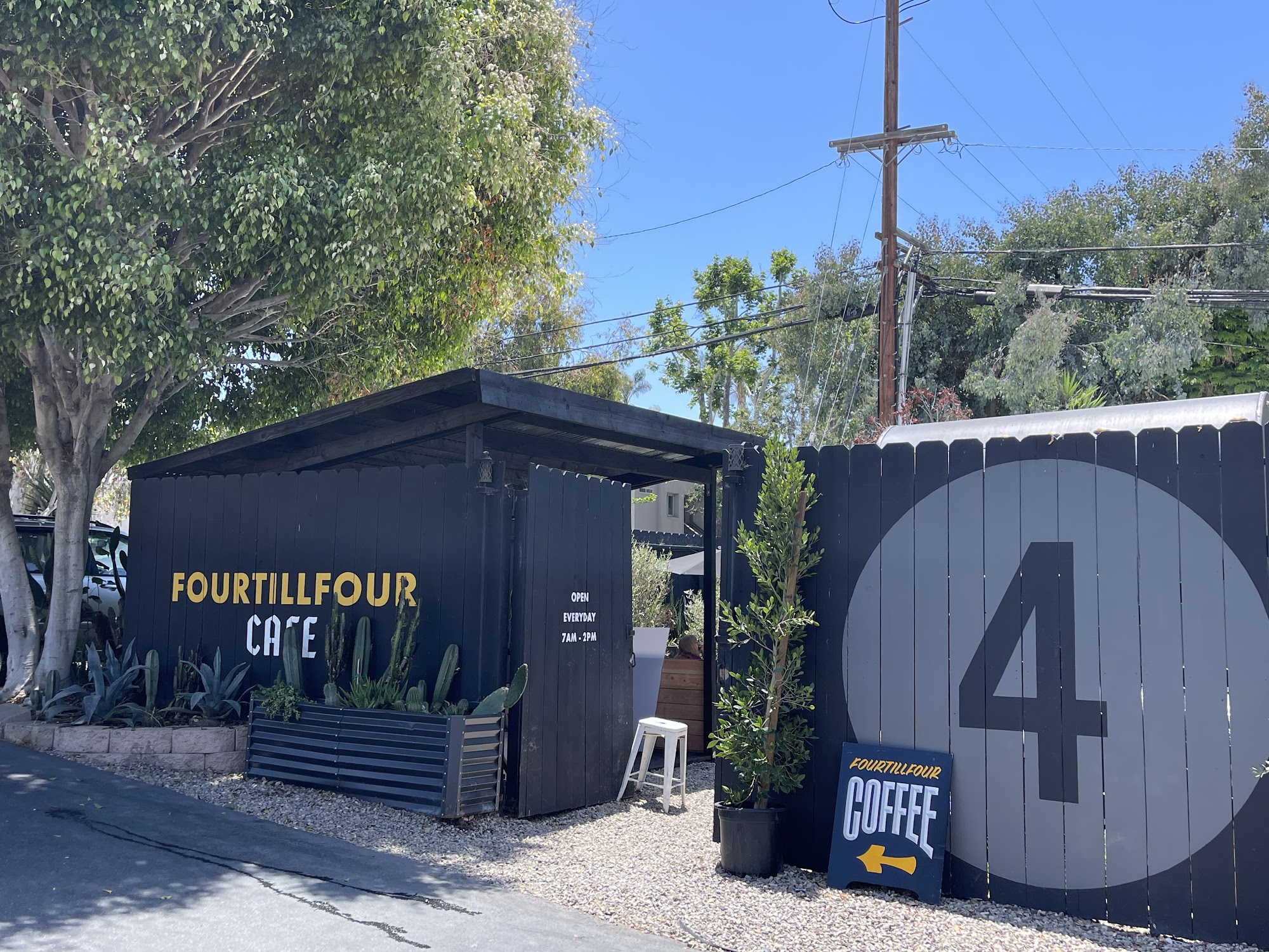 Fourtillfour Cafe