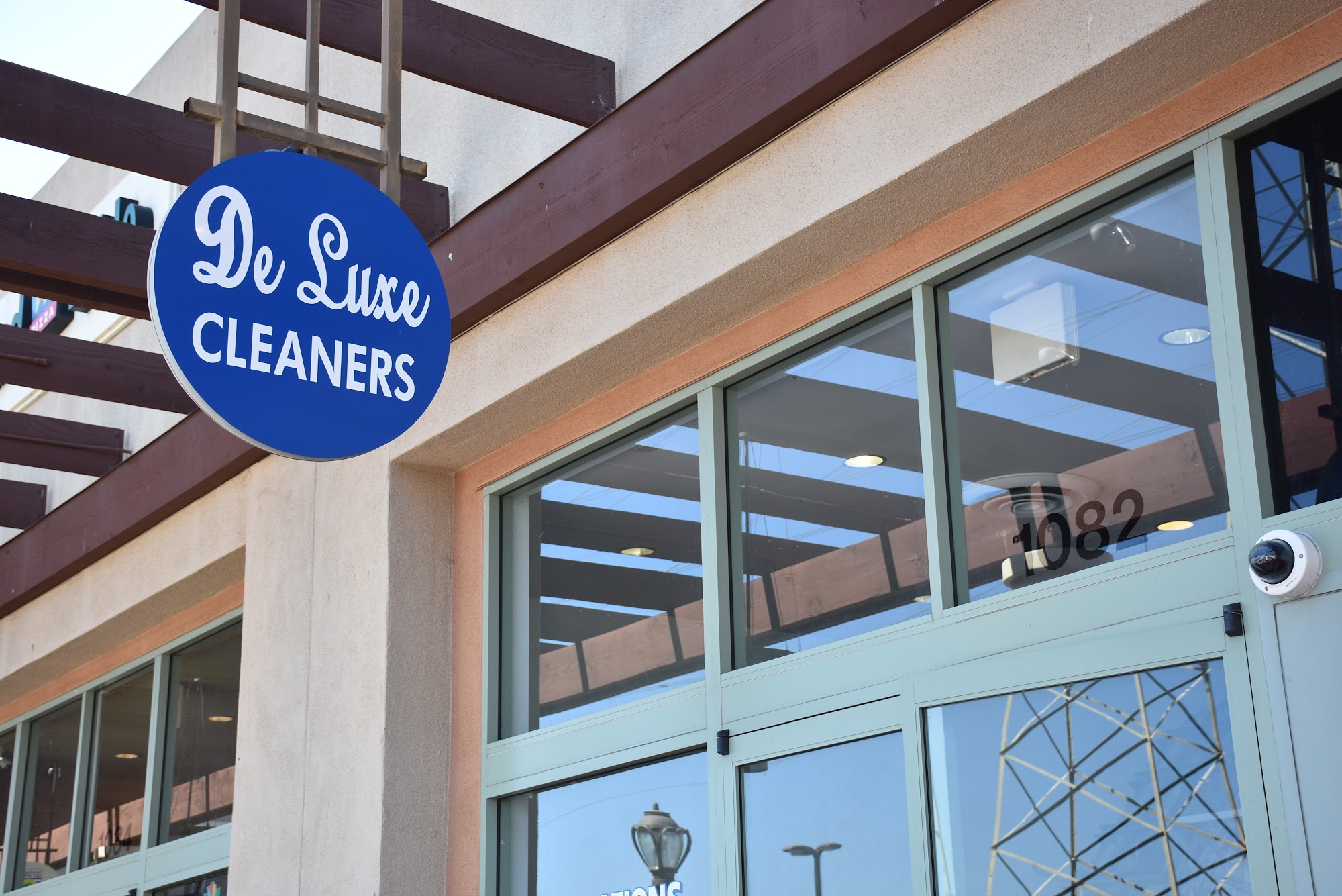 De luxe Cleaners 1082 Foster City Blvd, Foster City California 94404