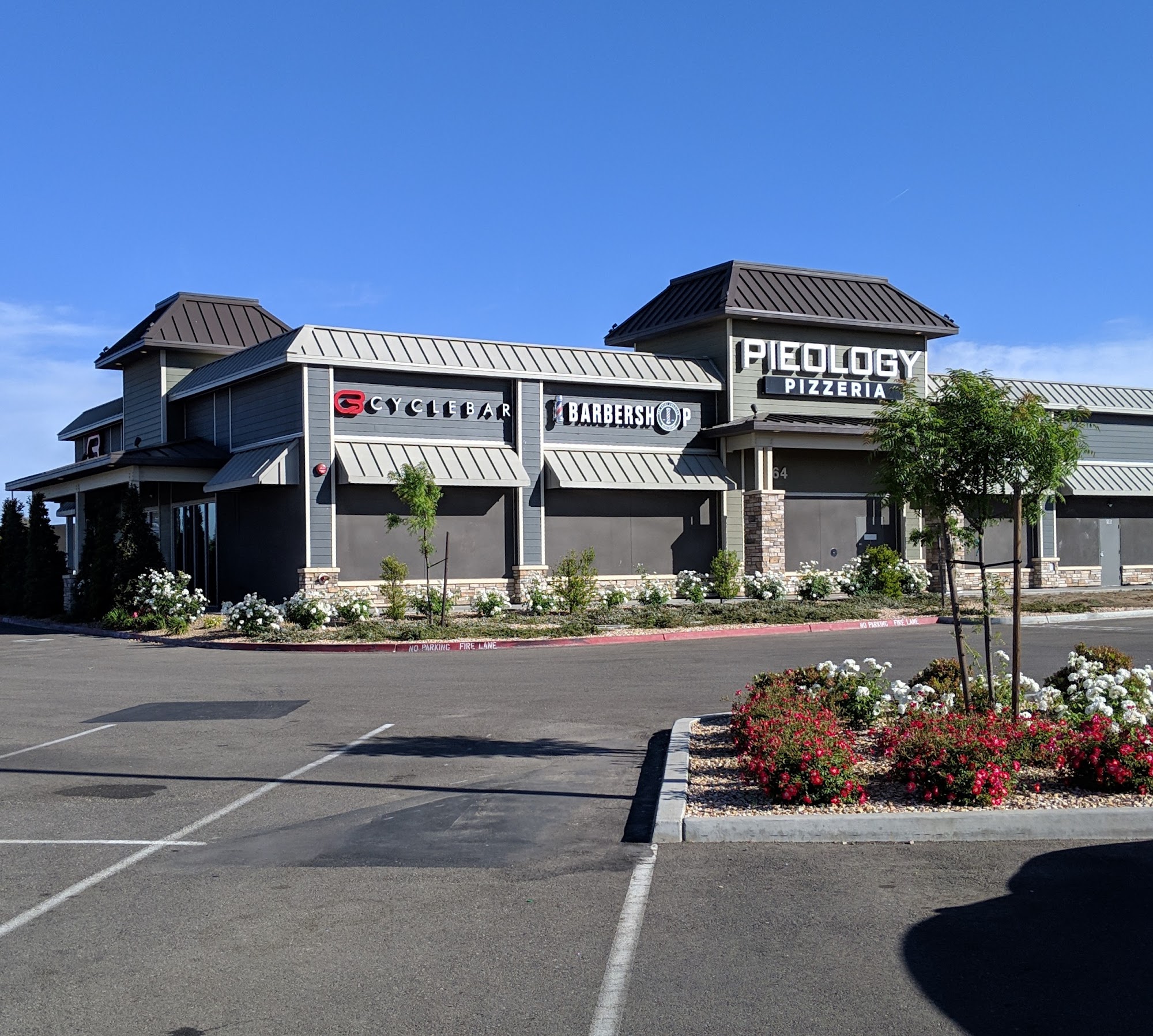 Pieology Pizzeria Park Crossing, Fresno, CA