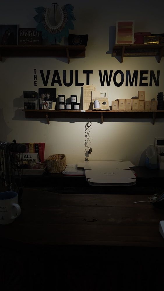 Vault Women, Laguna Beach