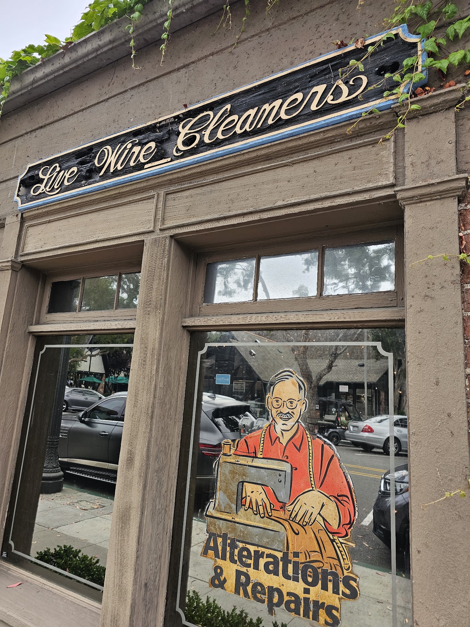 Live Wire Cleaners & Laundry