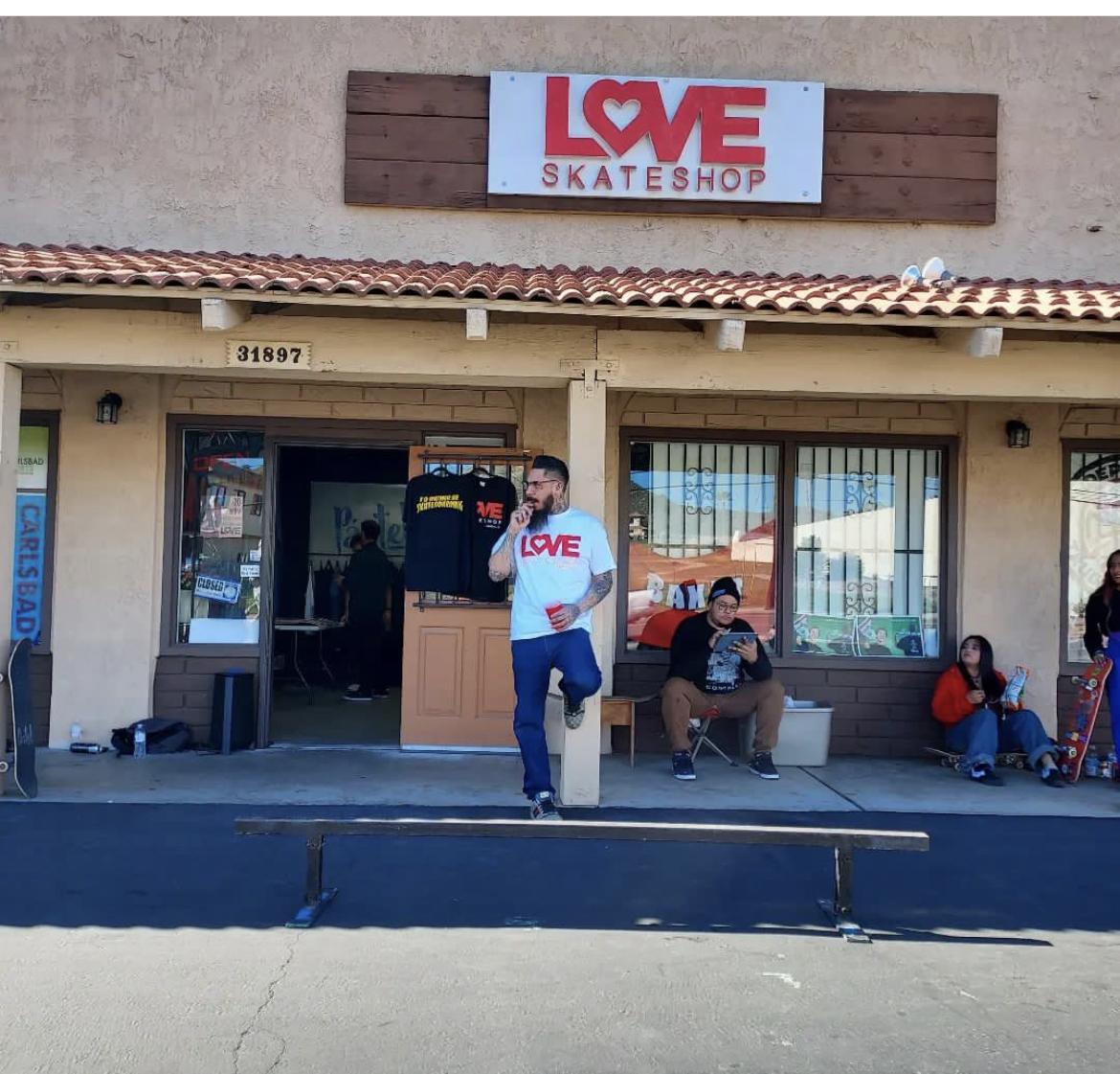 LOVE SKATE SHOP 951