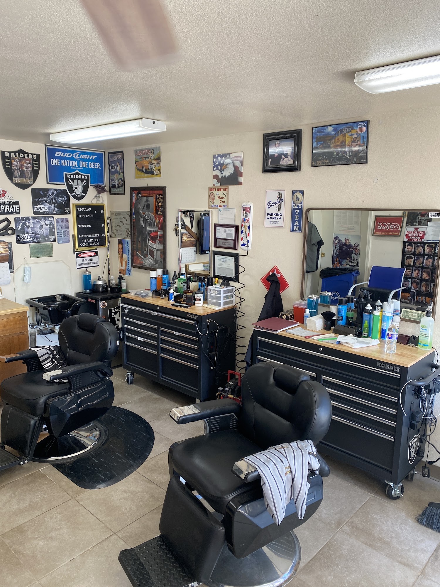 Duran's Barbershop 355 W Hermosa St, Lindsay California 93247