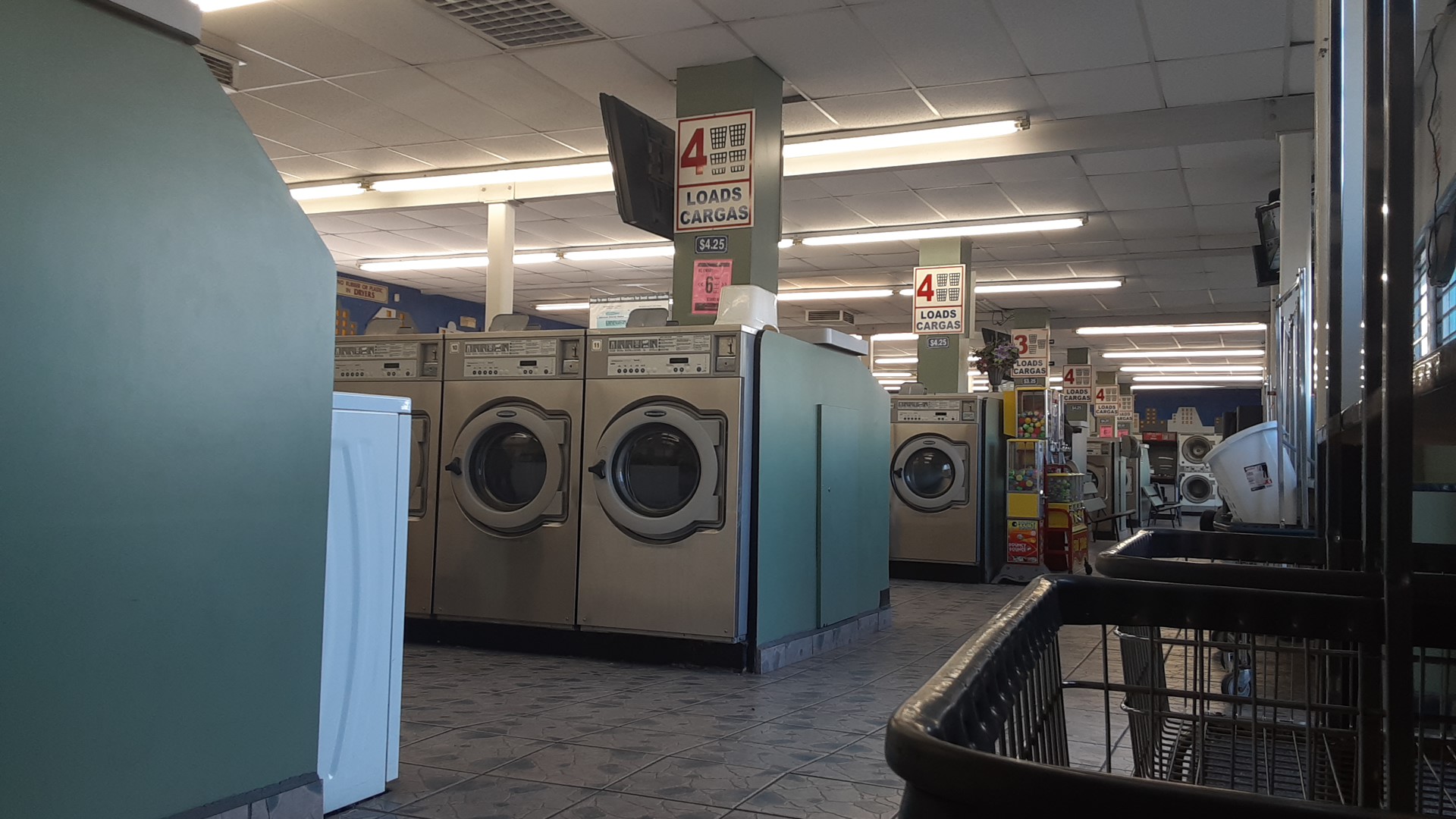 Temple Laundromat