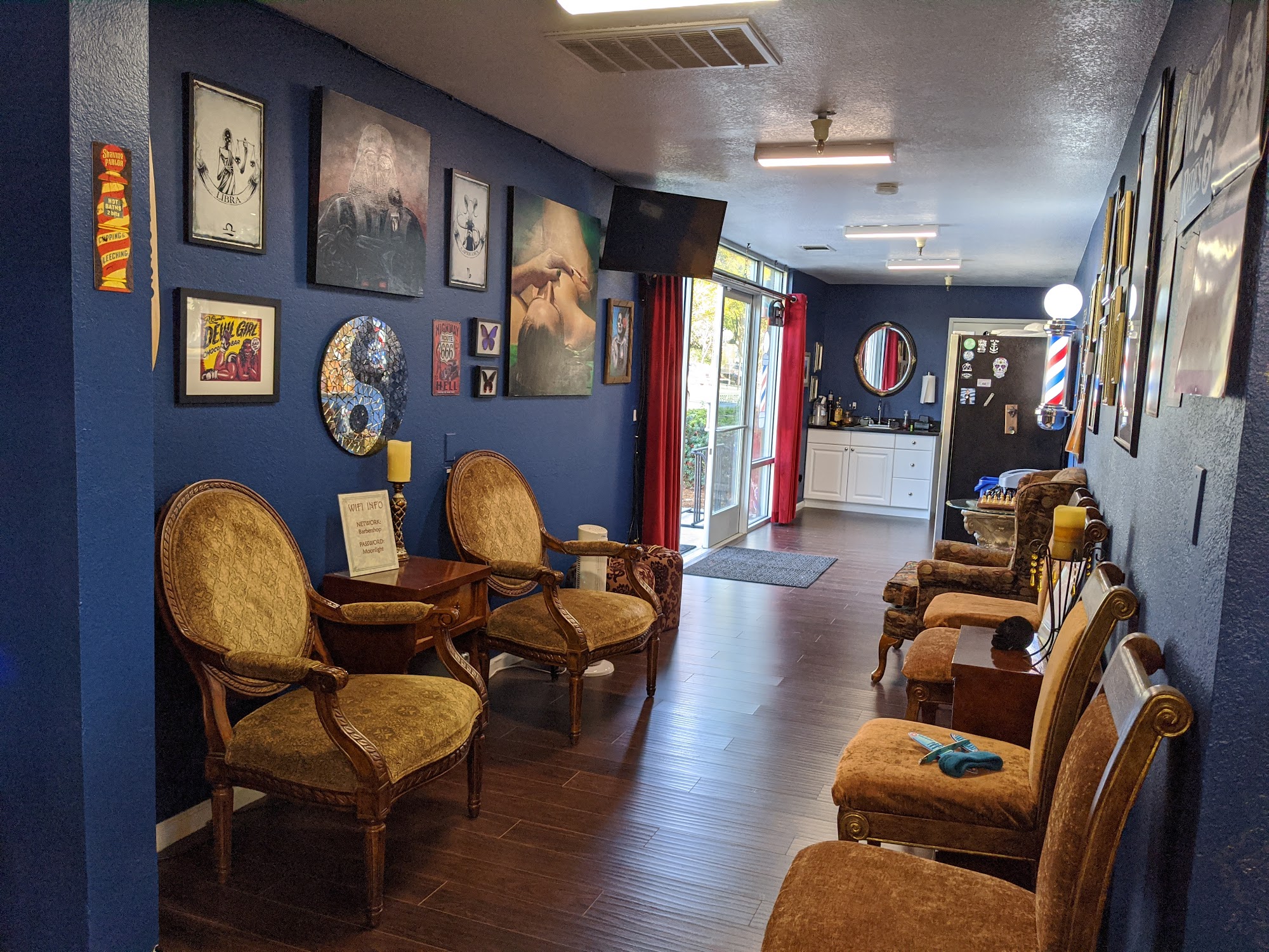 Moonlight BarberShop & Gallery