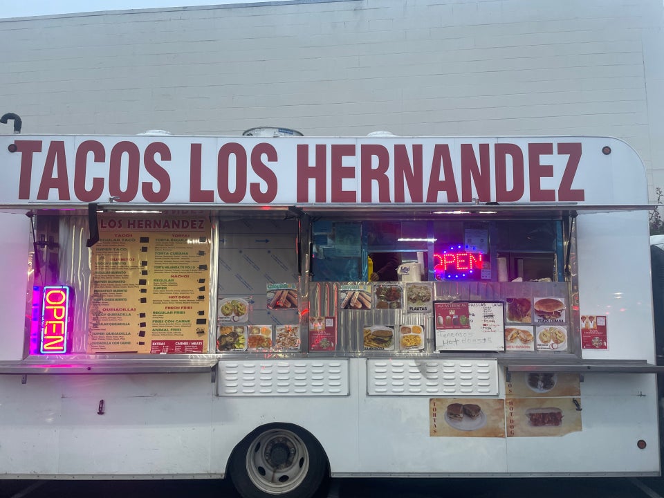 Tacos Los Hernandez