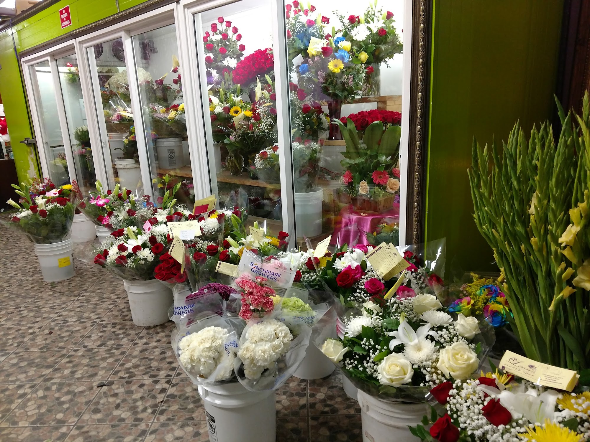 Leon's Flower Shop