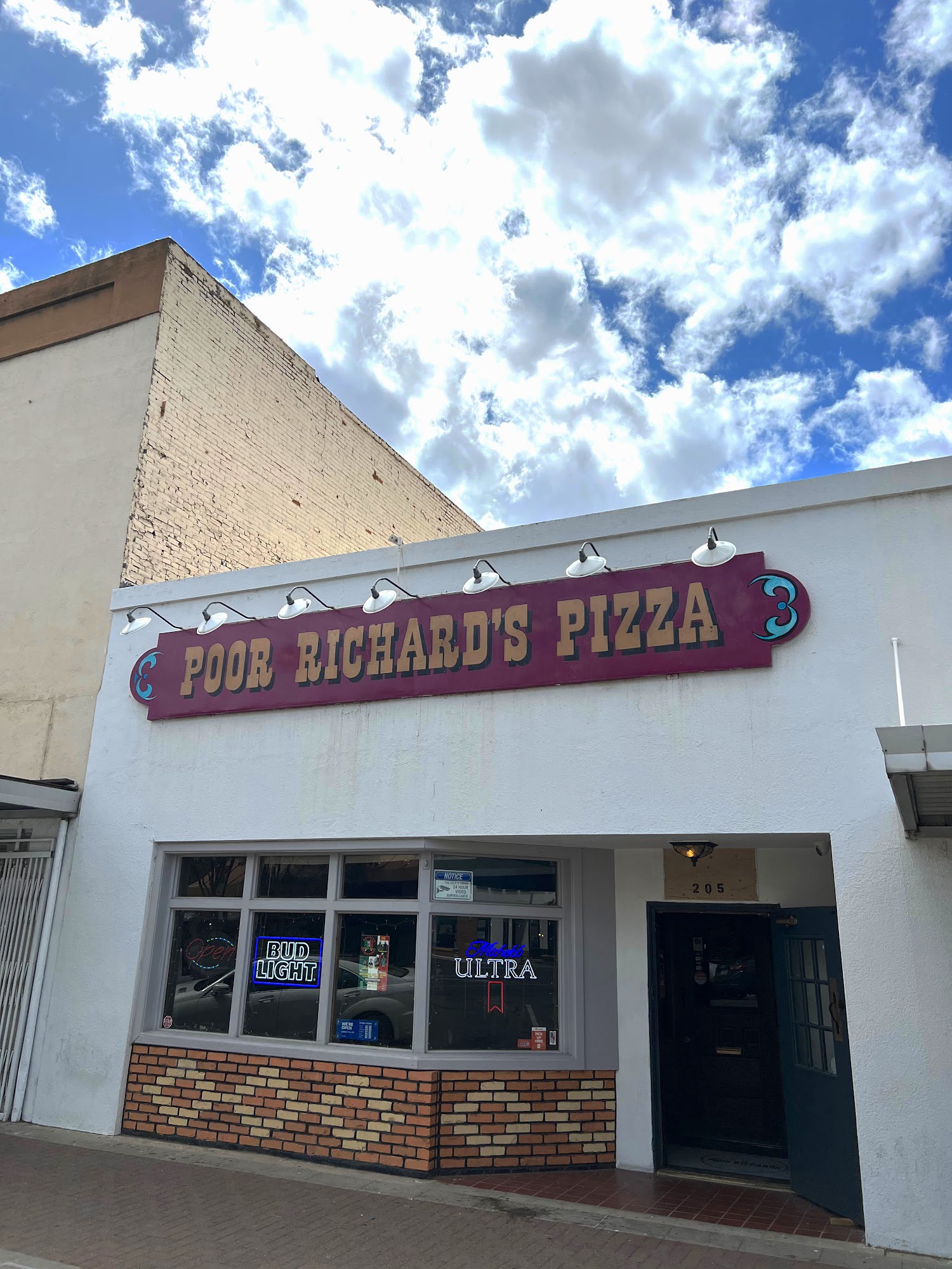 Poor Richards Pizza