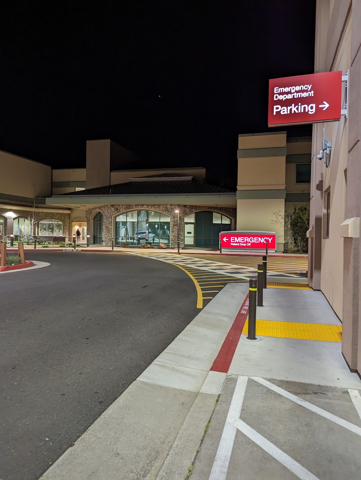 Sutter Roseville Medical Center Emergency Department SUTTER ROSEVILLE MEDICAL CENTER EMERGENCY DEPARTMENT - Roseville CA