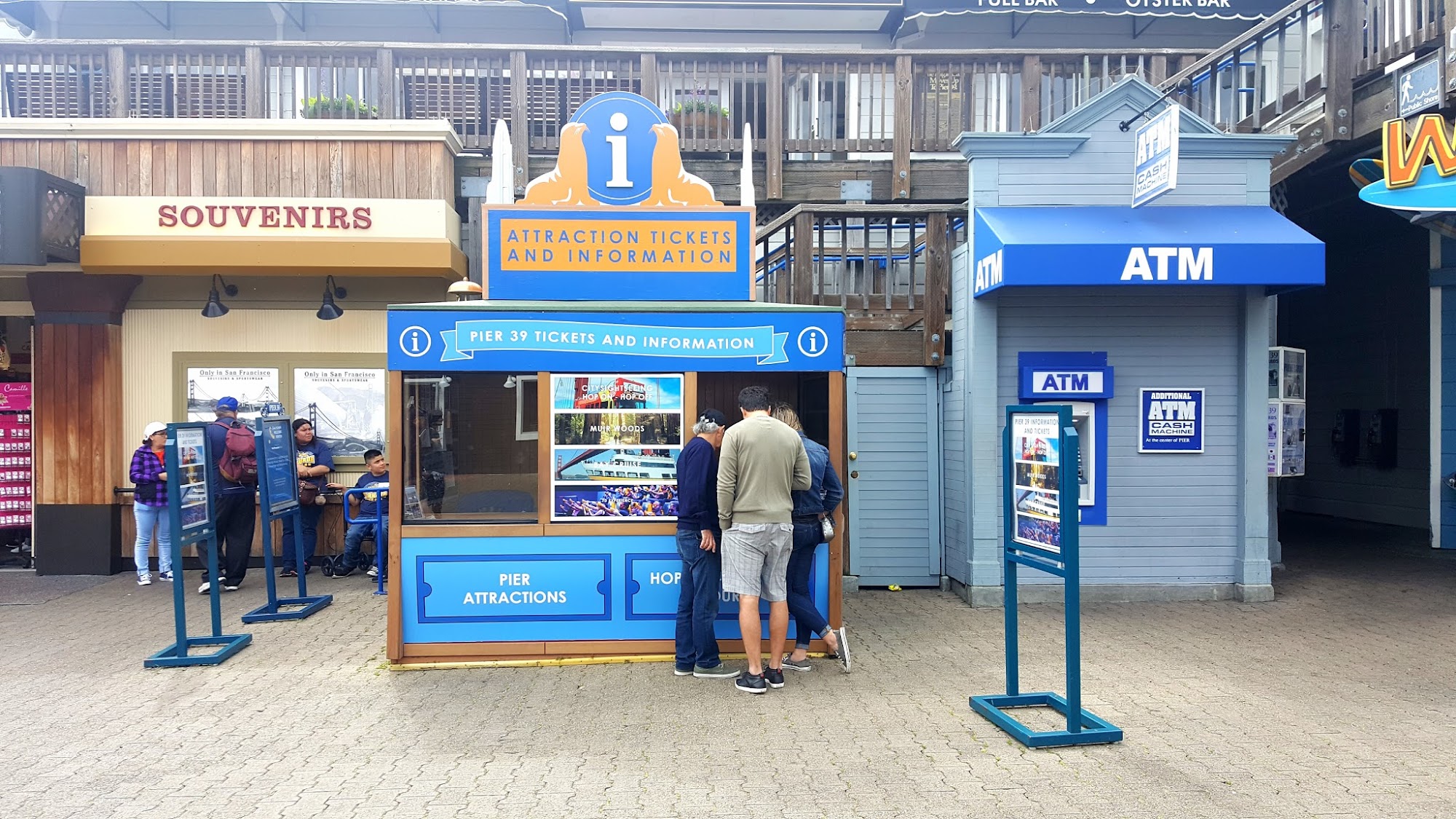 PIER 39 Information Booth