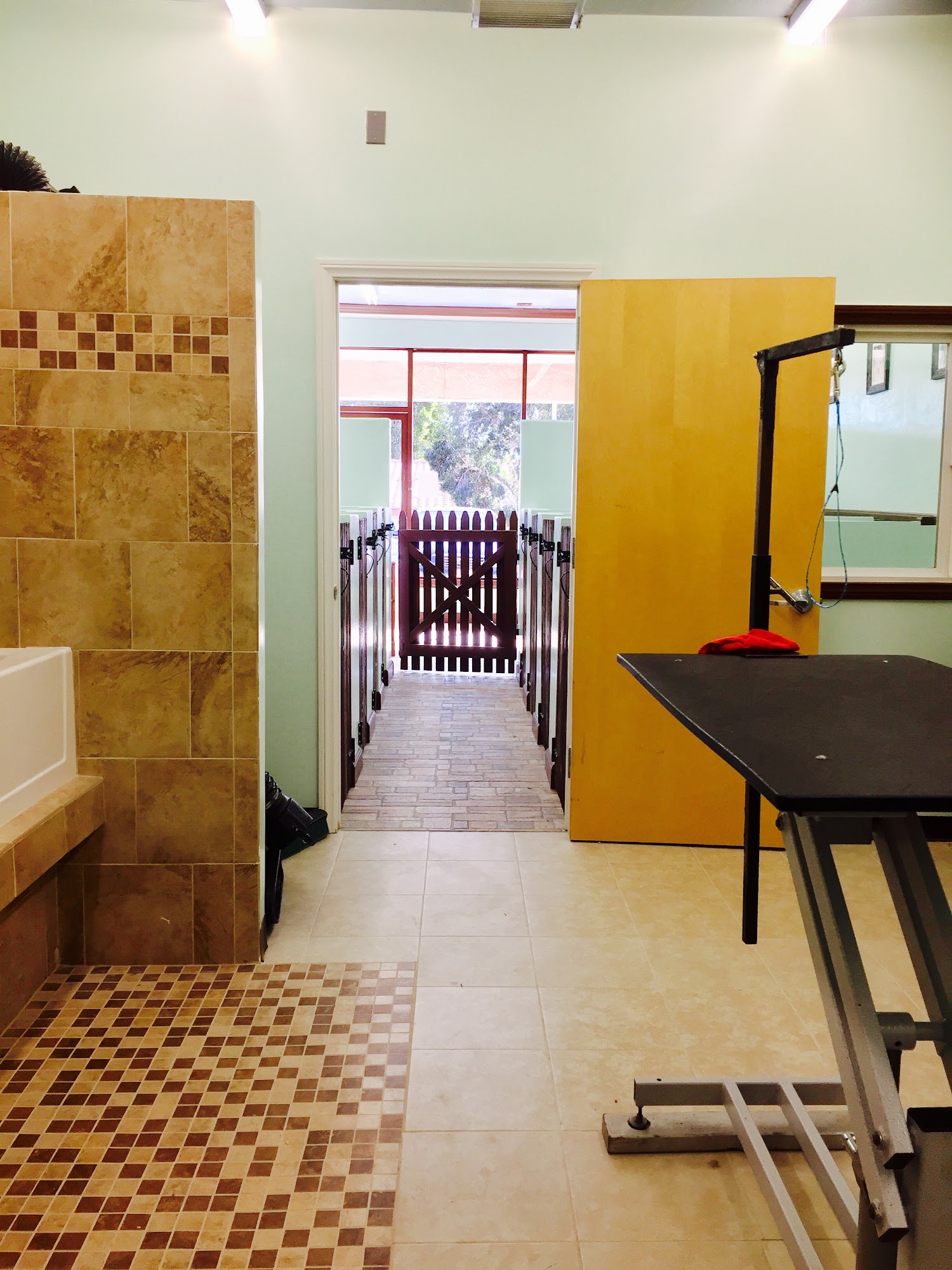 A Doggies Tail Spaw Simi Valley