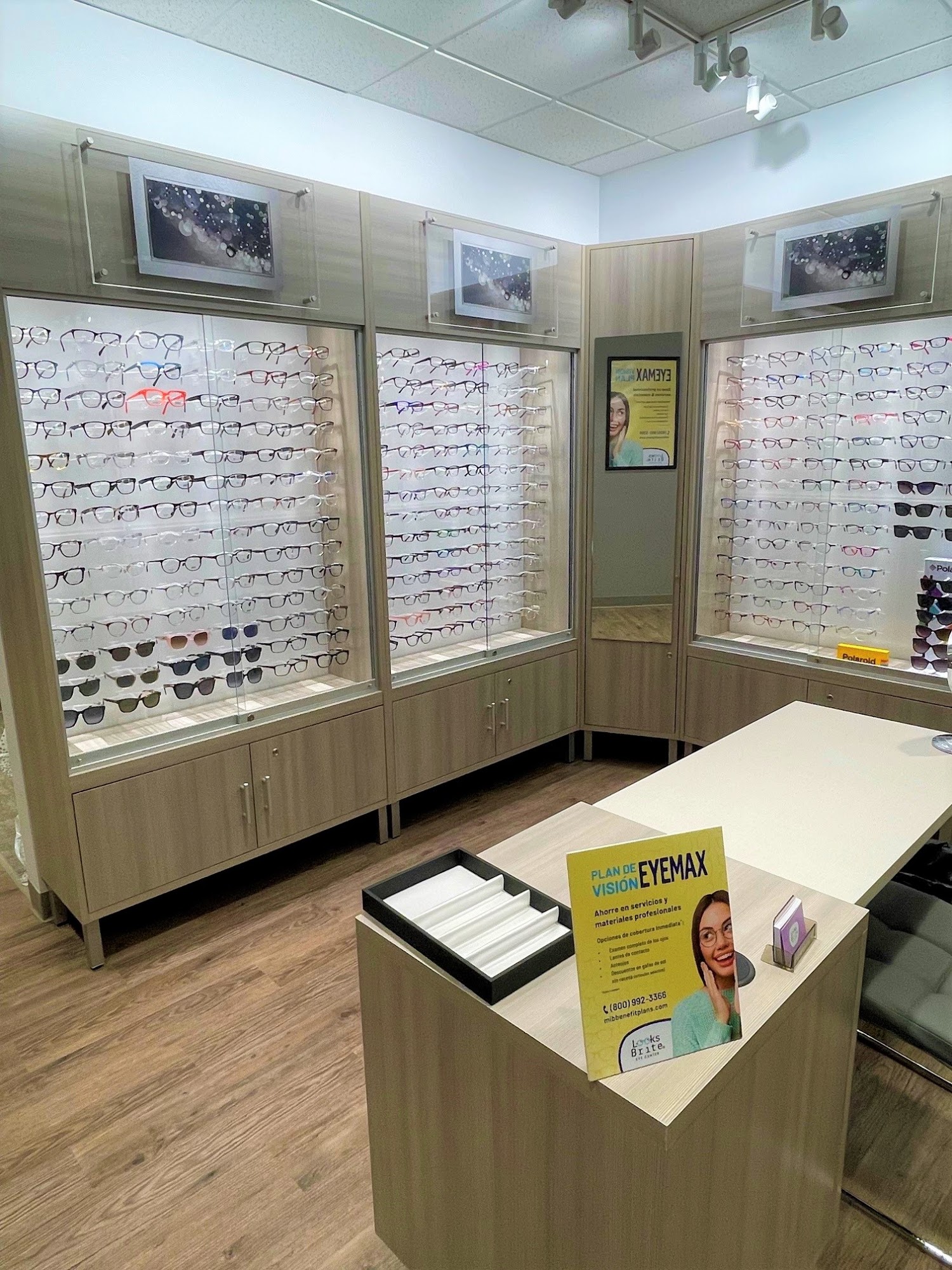 LooksBrite Eye Center